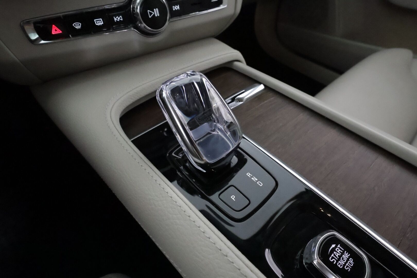 Volvo S90 2022 B5 AWD D-MHEV Business Inscription aut **Webasto / Koukku / Adapt.Vakkari / LED / P.kamera / Sporttinahat Muistilla** - 3,99 % KORKOTARJOUS TÄHÄN AUTOON - 1-om Suomi-auto / Kahdet Renkaat / Merkkihuollettu!