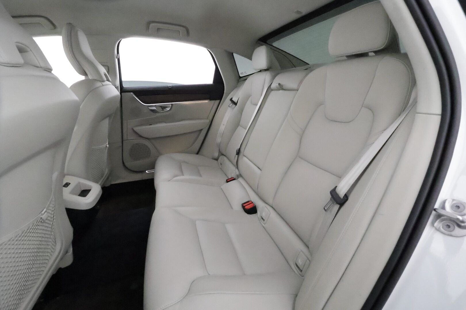 Volvo S90 2022 B5 AWD D-MHEV Business Inscription aut **Webasto / Koukku / Adapt.Vakkari / LED / P.kamera / Sporttinahat Muistilla** - 3,99 % KORKOTARJOUS TÄHÄN AUTOON - 1-om Suomi-auto / Kahdet Renkaat / Merkkihuollettu!