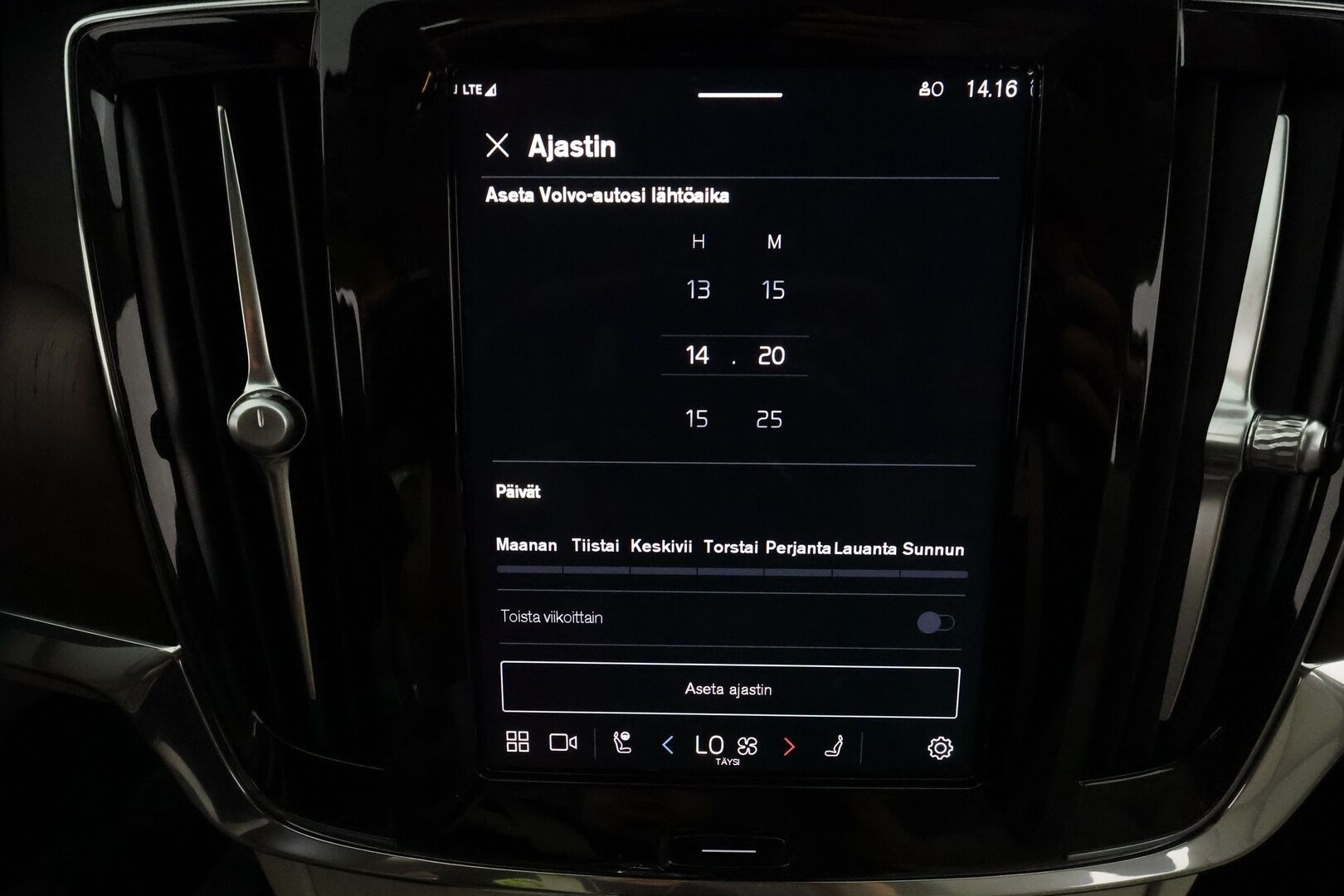 Volvo S90 2022 B5 AWD D-MHEV Business Inscription aut **Webasto / Koukku / Adapt.Vakkari / LED / P.kamera / Sporttinahat Muistilla** - 3,99 % KORKOTARJOUS TÄHÄN AUTOON - 1-om Suomi-auto / Kahdet Renkaat / Merkkihuollettu!