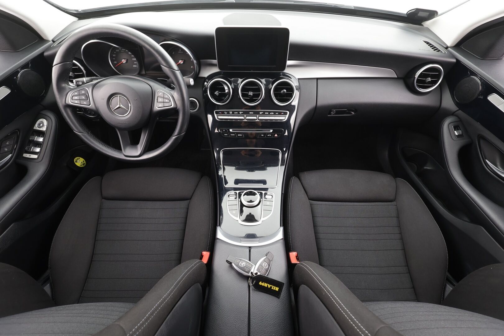 Mercedes-Benz C 2018 200 d T A * Distronic+ / Sporttipenkit / Navi / LED / Sähköluukku / Kaistavahti / Peruutustutkat! - Kahdet renkaat aluvanteilla / Juuri huollettu 
