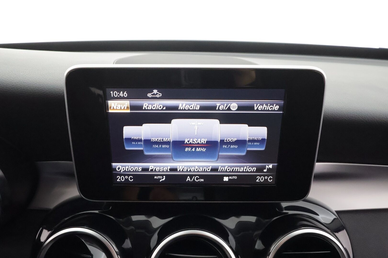 Mercedes-Benz C 2018 200 d T A * Distronic+ / Sporttipenkit / Navi / LED / Sähköluukku / Kaistavahti / Peruutustutkat! - Kahdet renkaat aluvanteilla / Juuri huollettu 