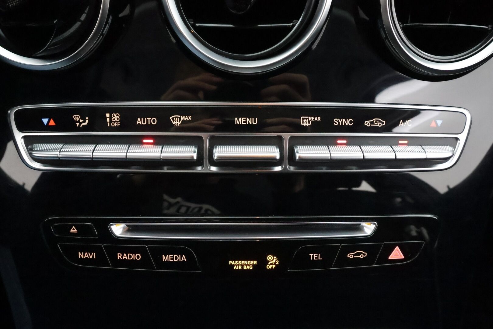 Mercedes-Benz C 2018 200 d T A * Distronic+ / Sporttipenkit / Navi / LED / Sähköluukku / Kaistavahti / Peruutustutkat! - Kahdet renkaat aluvanteilla / Juuri huollettu 