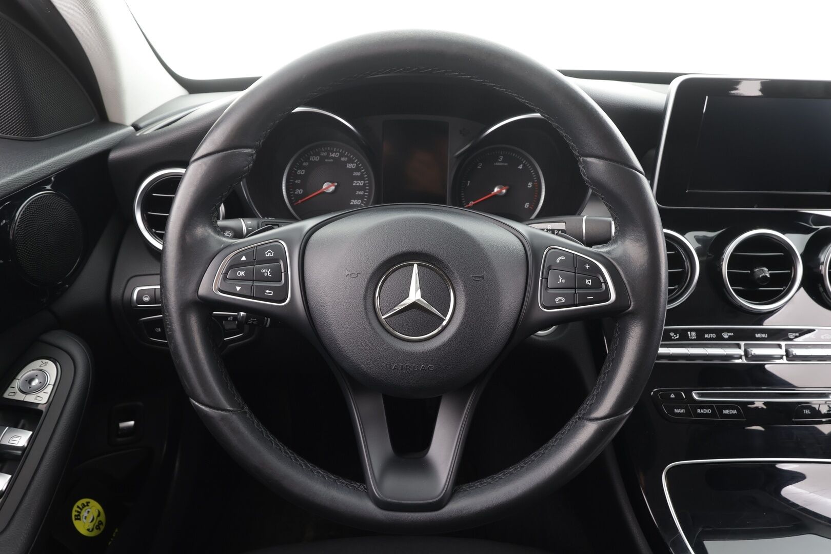 Mercedes-Benz C 2018 200 d T A * Distronic+ / Sporttipenkit / Navi / LED / Sähköluukku / Kaistavahti / Peruutustutkat! - Kahdet renkaat aluvanteilla / Juuri huollettu 