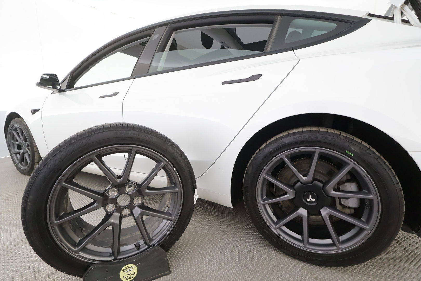 Tesla Model 3 2021 Standard Range Plus - | ILP | ACC | Lasikatto | Matrix-LED | P.Kamera | Muistipenkki | Premium Speakers | Kaistavahti | Navi | Keyless | 2x Latauskaapelit | Kahdet renkaat |