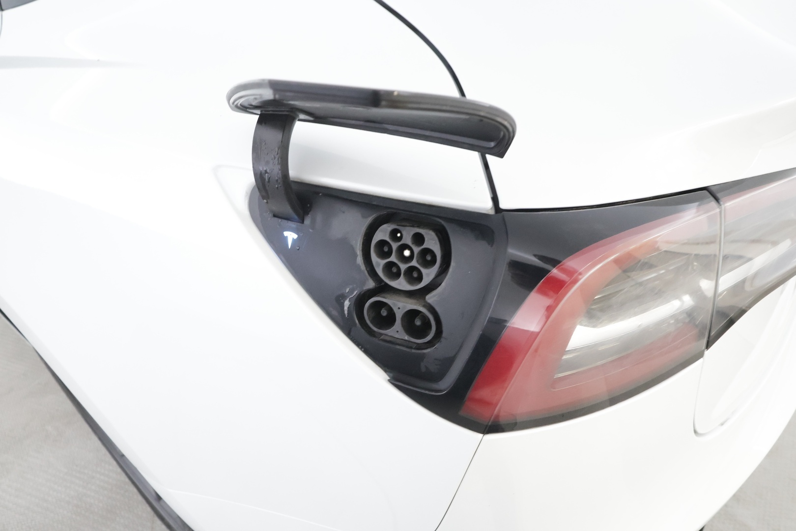 Tesla Model 3 2021 Standard Range Plus - | ILP | ACC | Lasikatto | Matrix-LED | P.Kamera | Muistipenkki | Premium Speakers | Kaistavahti | Navi | Keyless | 2x Latauskaapelit | Kahdet renkaat |