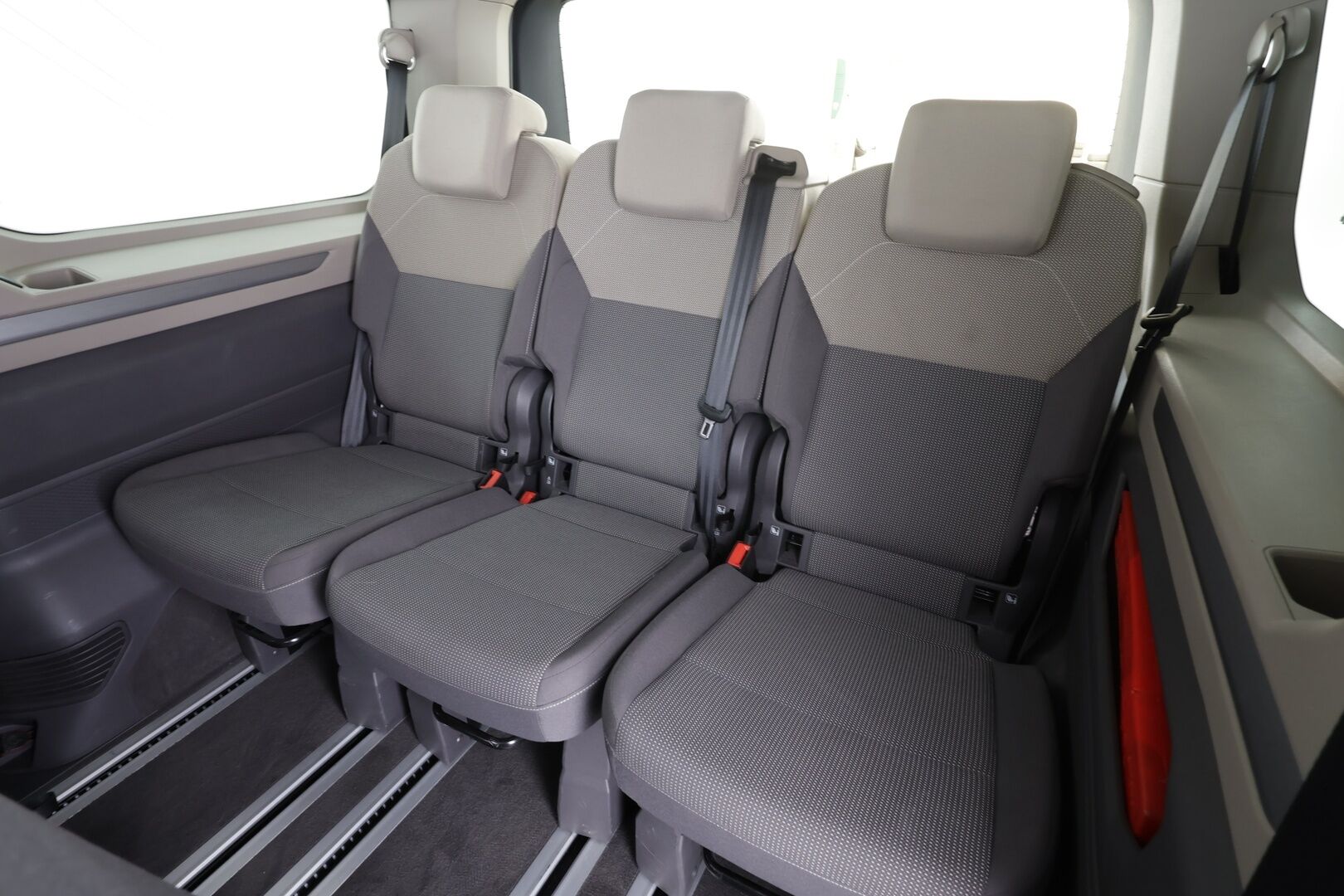 Volkswagen Multivan 2022 pitkä Life Business eHybrid 160kW DSG (PHEV) 7-P * ACC / Webasto / Sähköovet / Panorama / Navi / Keyless * - Suomi-auto / 2x Renkaat / Huippu varusteet! - HULLUT AVAJAISHULINAT KORKOTARJOUS 3,29 %