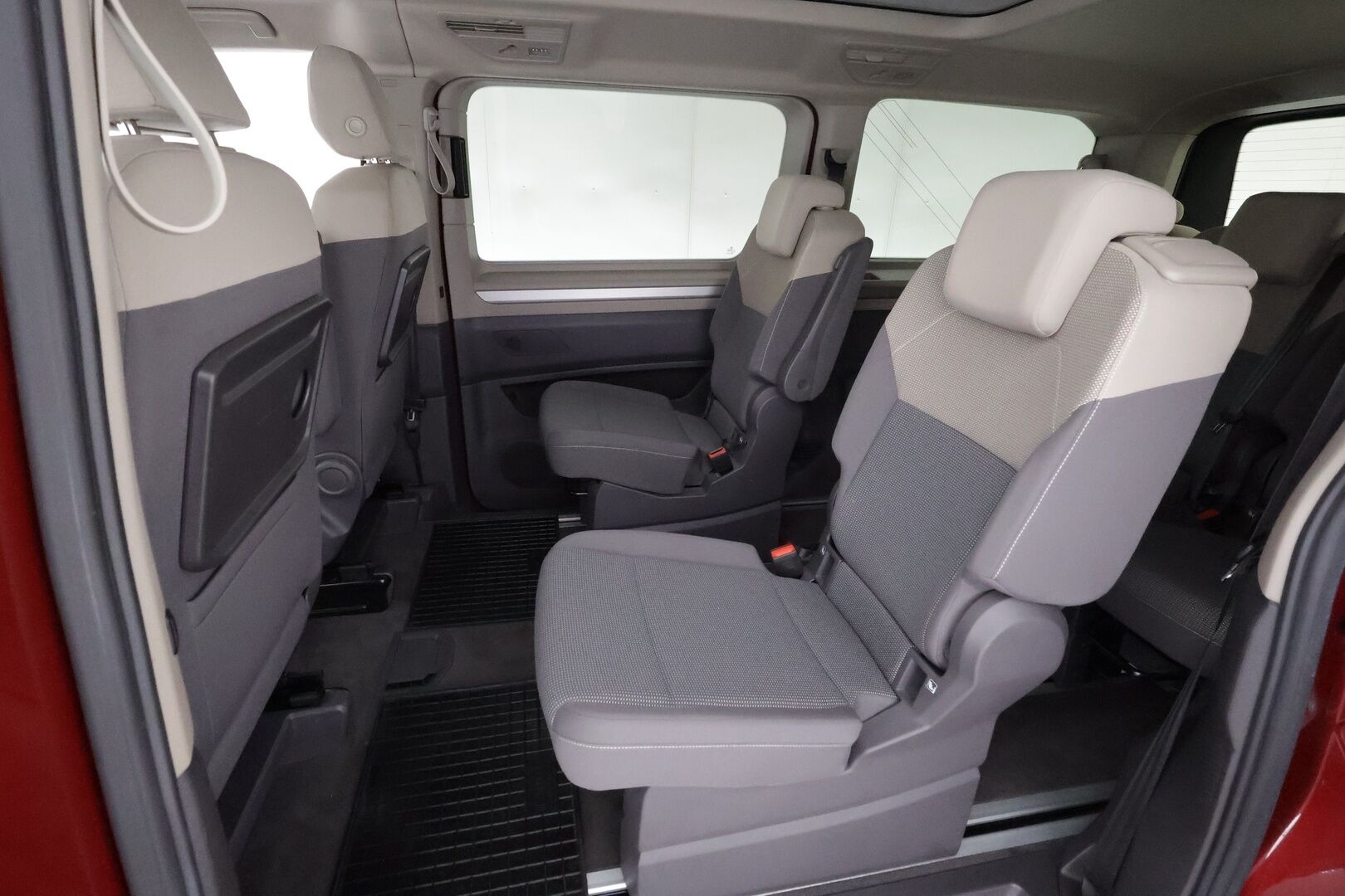 Volkswagen Multivan 2022 pitkä Life Business eHybrid 160kW DSG (PHEV) 7-P * ACC / Webasto / Sähköovet / Panorama / Navi / Keyless * - Suomi-auto / 2xRenkaat 