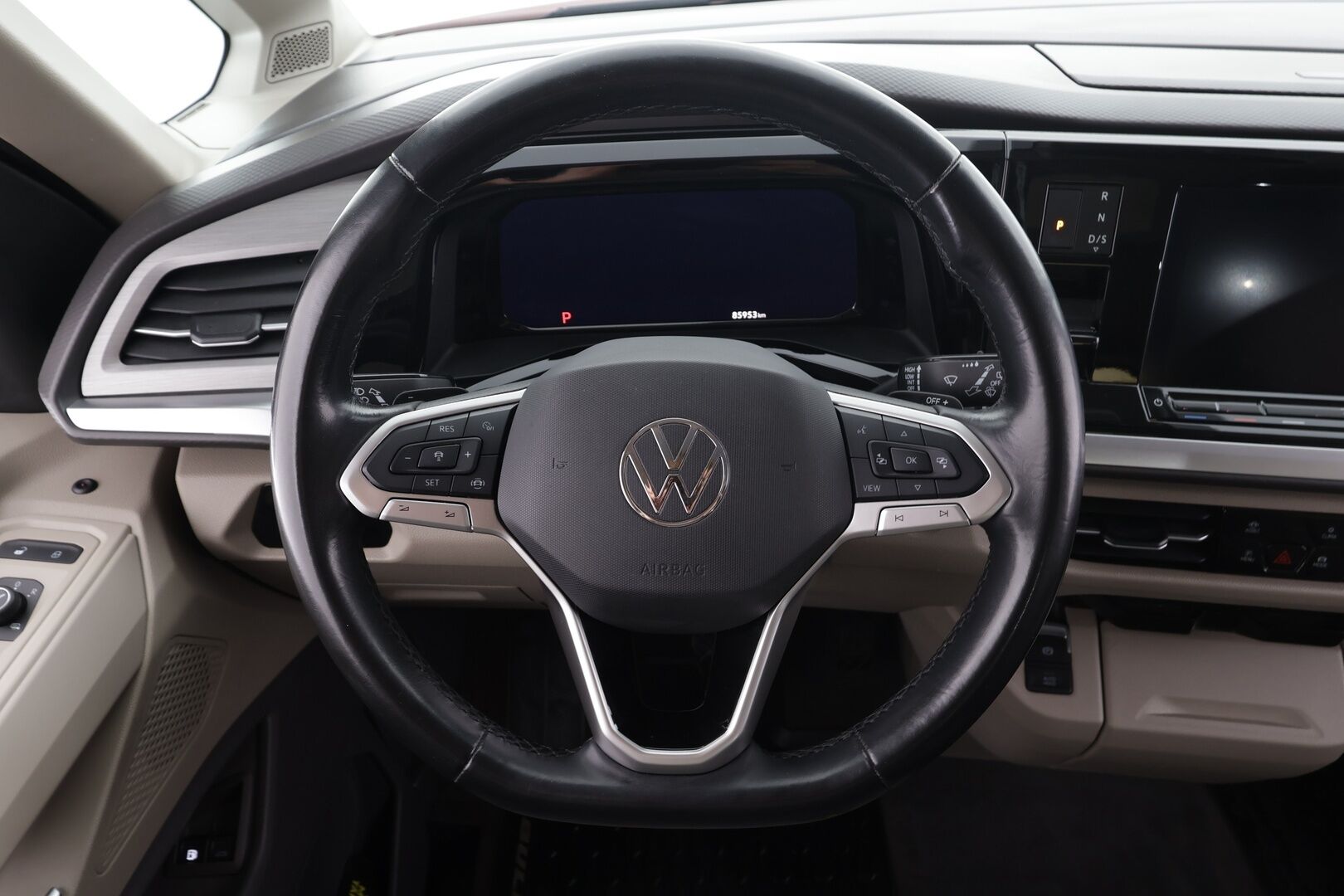Volkswagen Multivan 2022 pitkä Life Business eHybrid 160kW DSG (PHEV) 7-P * ACC / Webasto / Sähköovet / Panorama / Navi / Keyless * - Suomi-auto / 2xRenkaat 