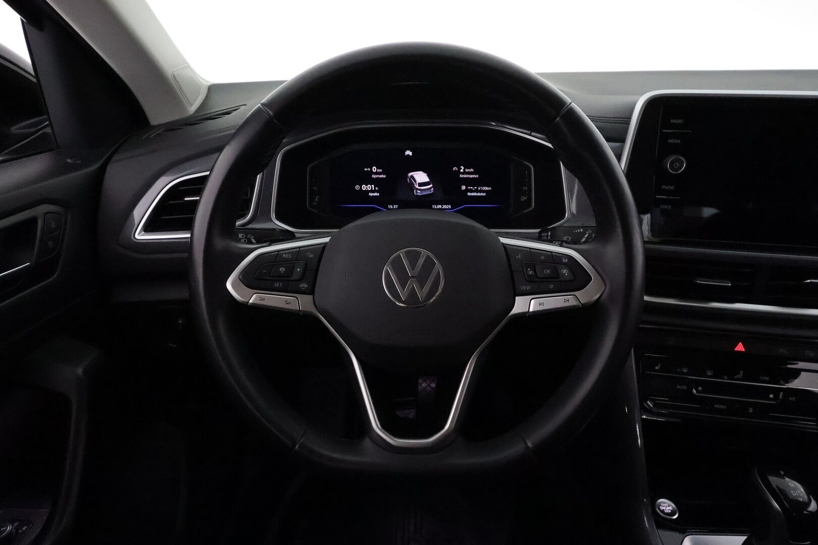 Volkswagen T-Roc 2022 Style Business 1,5 TSI EVO 110 kW DSG **Webasto / ACC / LED /  P.Kamera / Hierova Penkki / Navi / Kaistavahti** - 3,99 % KORKOTARJOUS TÄHÄN AUTOON 21.9. ASTI! - Suomi-auto / Kahdet Renkaat / Merkkihuollettu!
