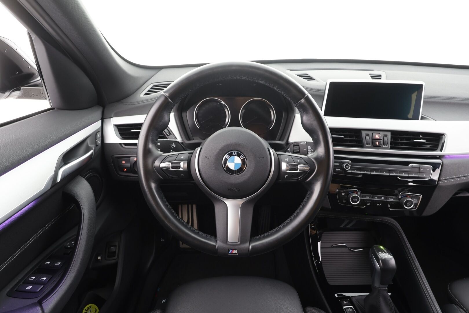 BMW X1 2021 F48 xDrive25e A Business M Sport - | Vakkari | LED | Puolinahat | P.Kamera | Sporttipenkit | Merkkihuollettu | Kahdet Renkaat |