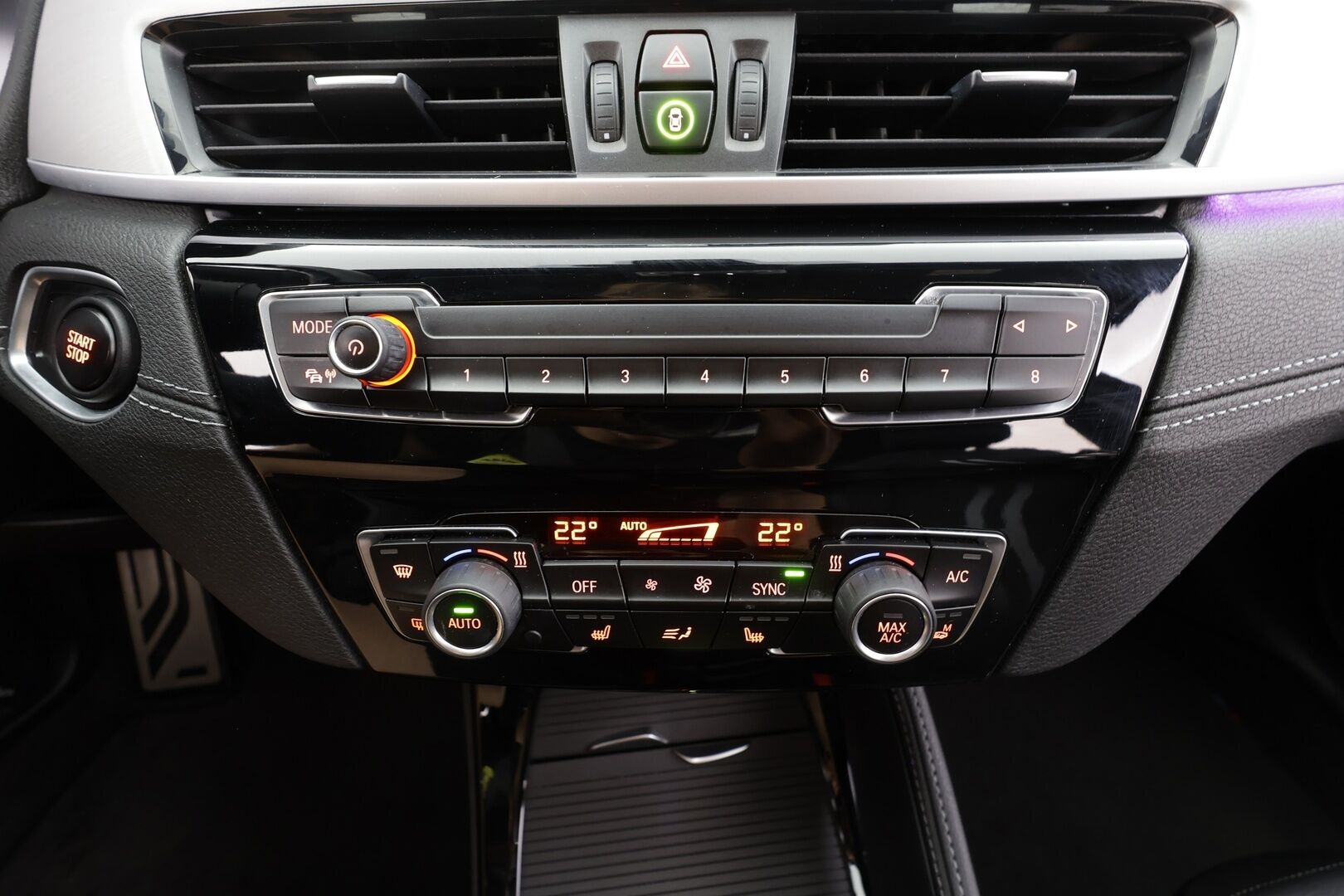 BMW X1 2021 F48 xDrive25e A Business M Sport - | Vakkari | LED | Puolinahat | P.Kamera | Sporttipenkit | Merkkihuollettu | Kahdet Renkaat |