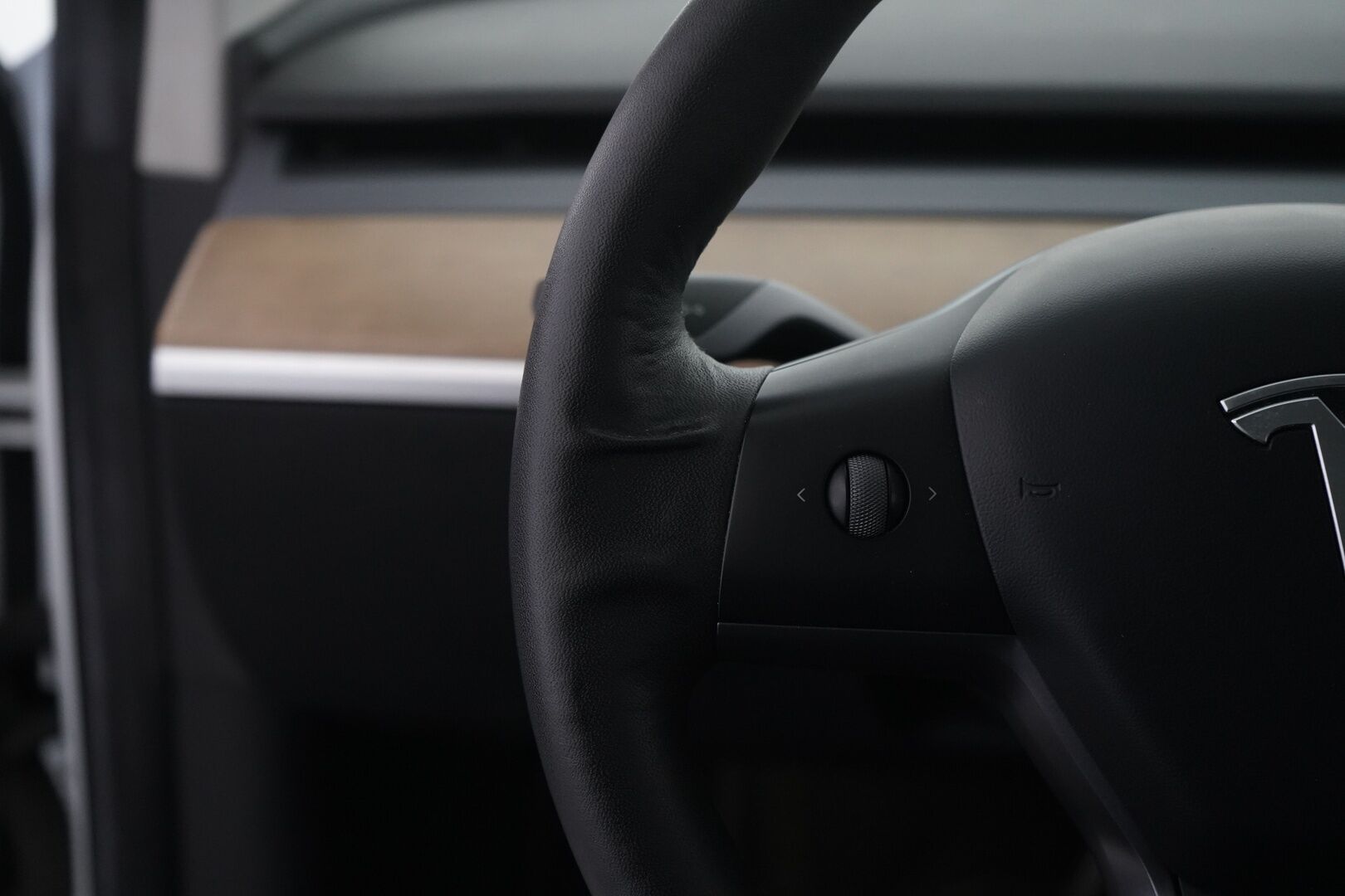 Tesla Model 3 2021 Long Range Dual Motor AWD *ACC / P. kamera / Nahkasisusta / Lasikatto* - Kahdet renkaat / Hieno metalliväri