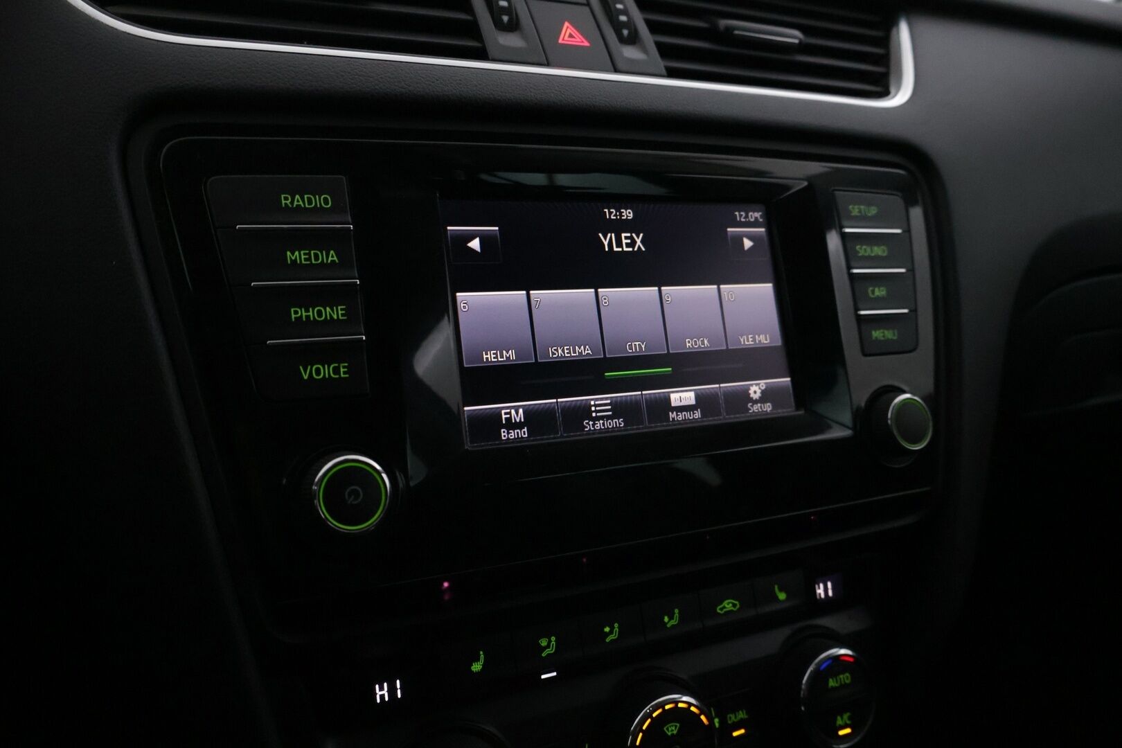 Skoda Octavia 2015 Combi 1,6 TDI 105 Elegance DSG Autom.  - YritysOutlet - Myydään vain yrityksille