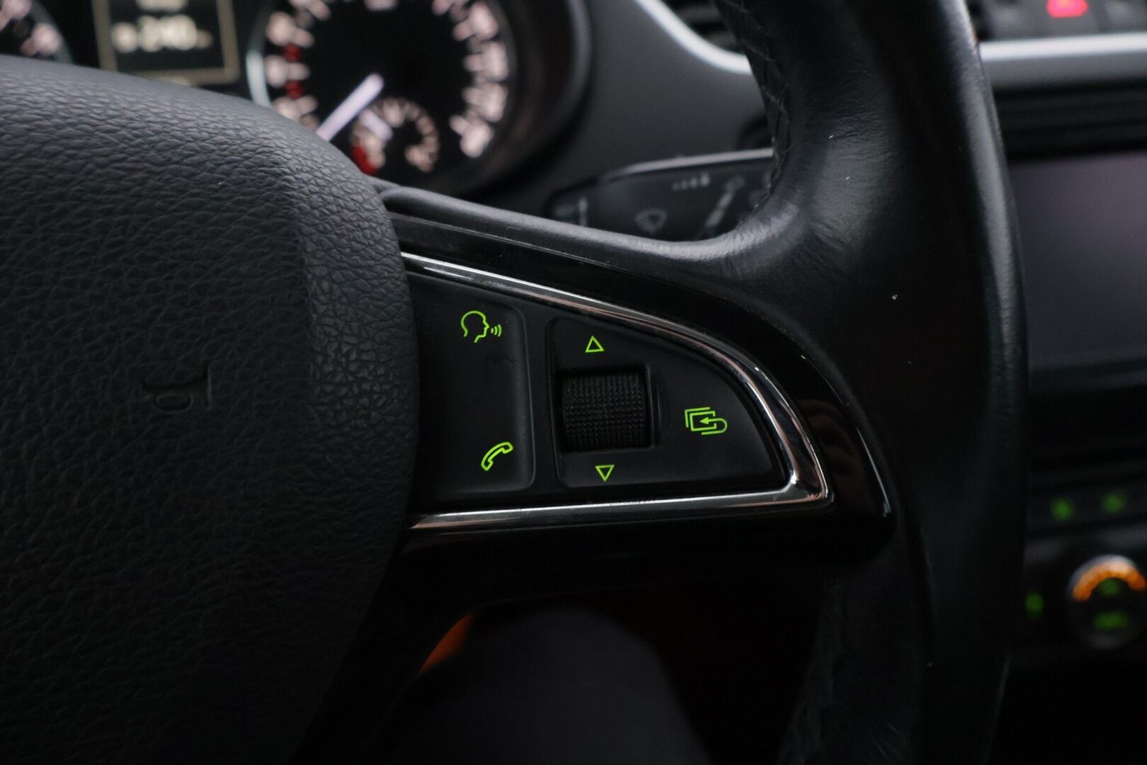 Skoda Octavia 2015 Combi 1,6 TDI 105 Elegance DSG Autom.  - YritysOutlet - Myydään vain yrityksille