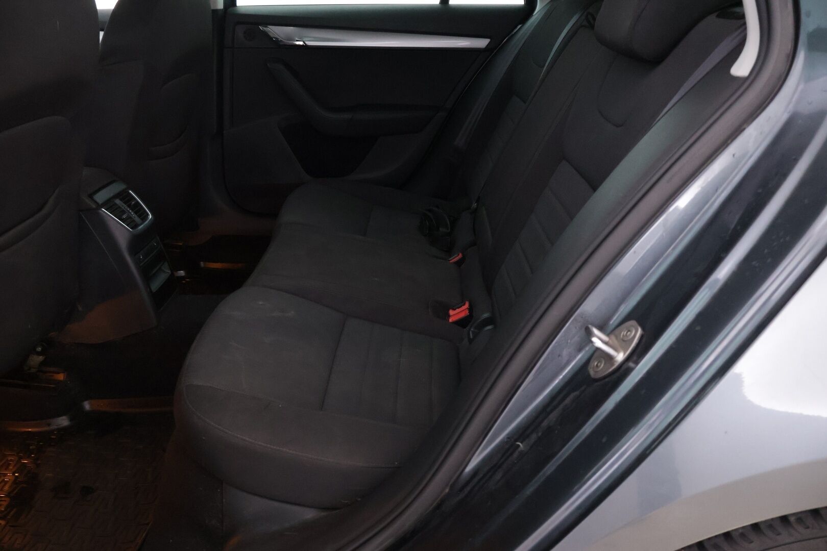 Skoda Octavia 2015 Combi 1,6 TDI 105 Elegance DSG Autom.  - YritysOutlet - Myydään vain yrityksille