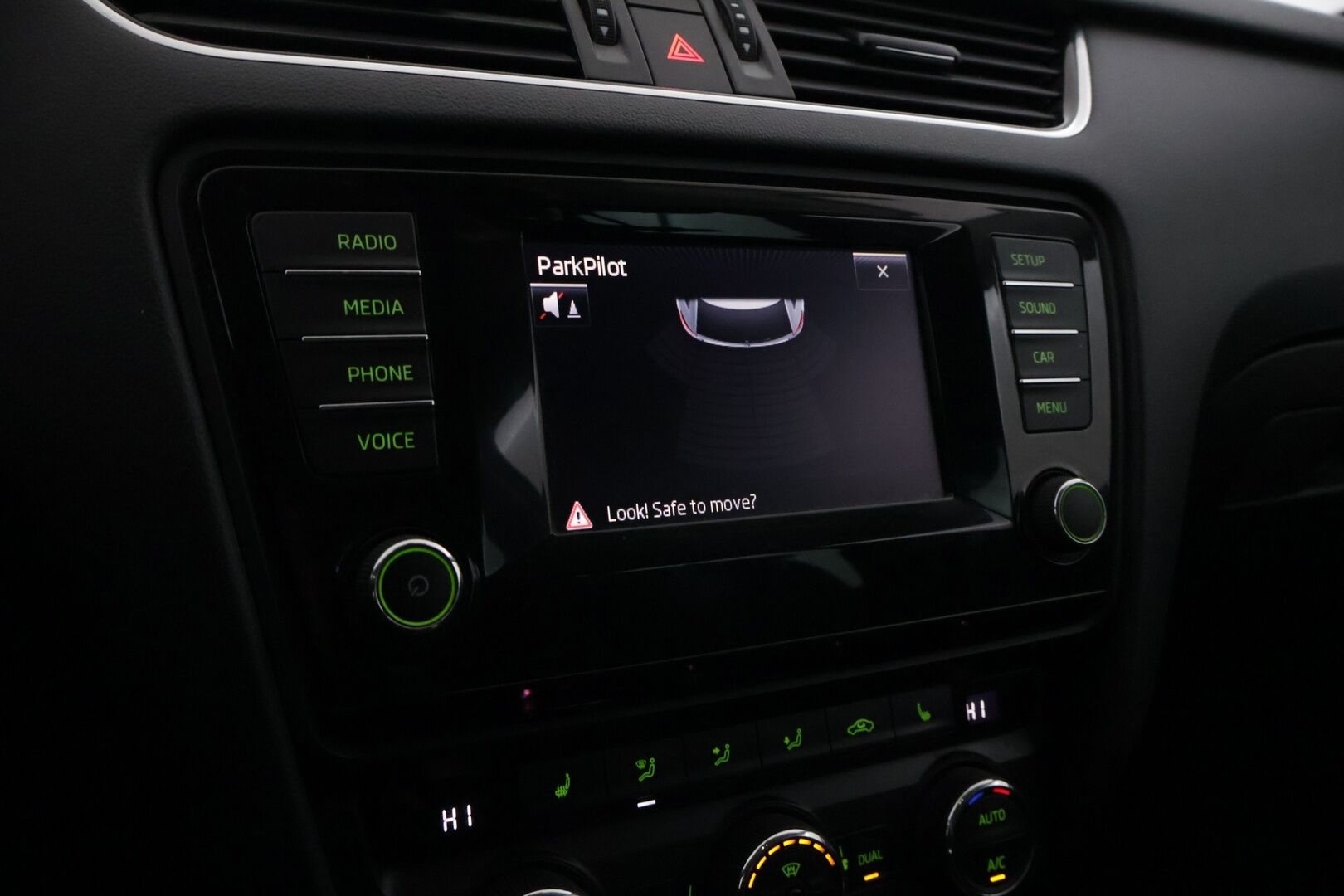 Skoda Octavia 2015 Combi 1,6 TDI 105 Elegance DSG Autom.  - YritysOutlet - Myydään vain yrityksille