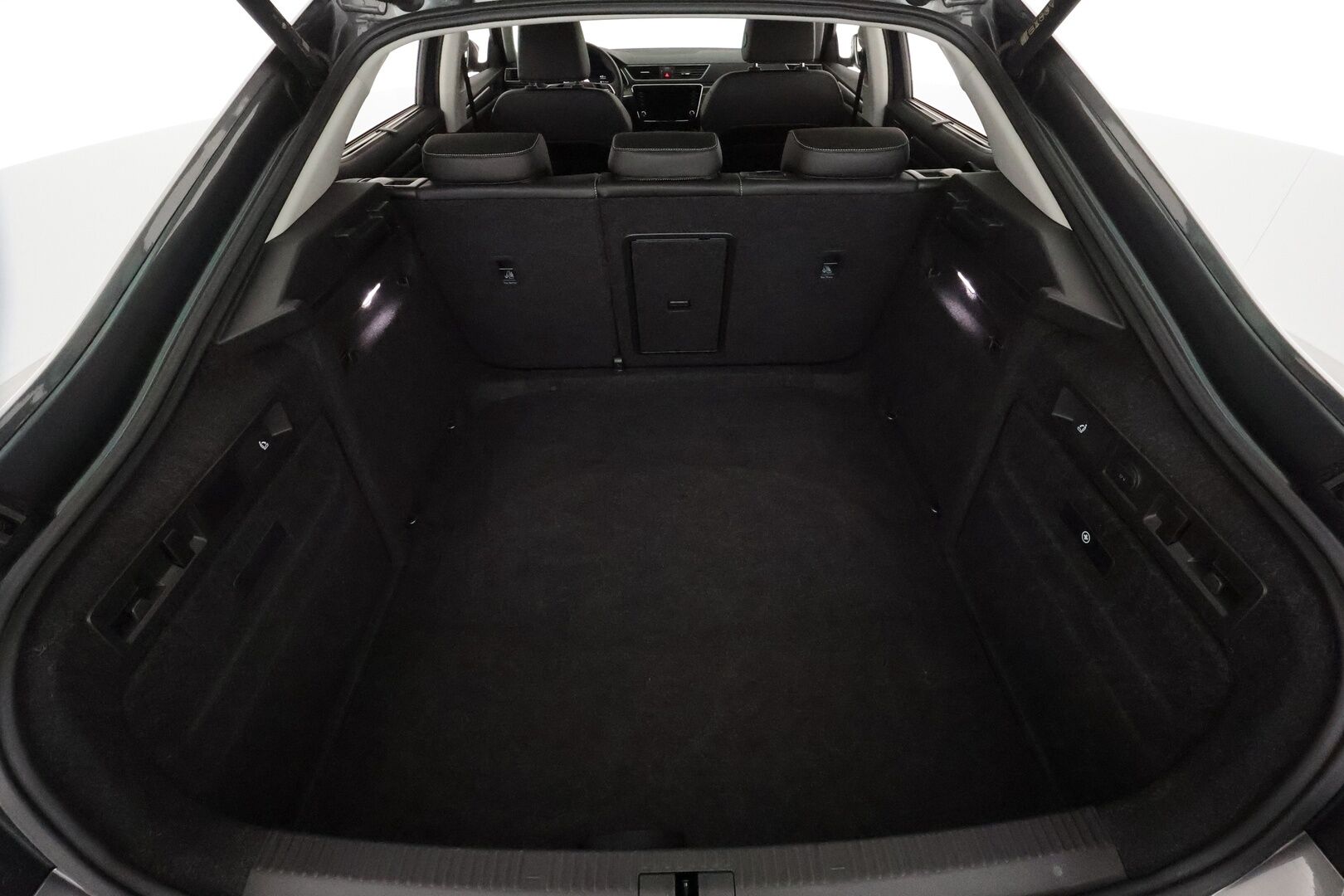 Skoda Superb 2022 1.5 TSI ACT Style DSG **Webasto / Adapt.Vakkari / Matrix-LED / P.Kamera / Muistipenkit / Canton / KeylessGO** - 1-om Suomi-auto / Kahdet Renkaat