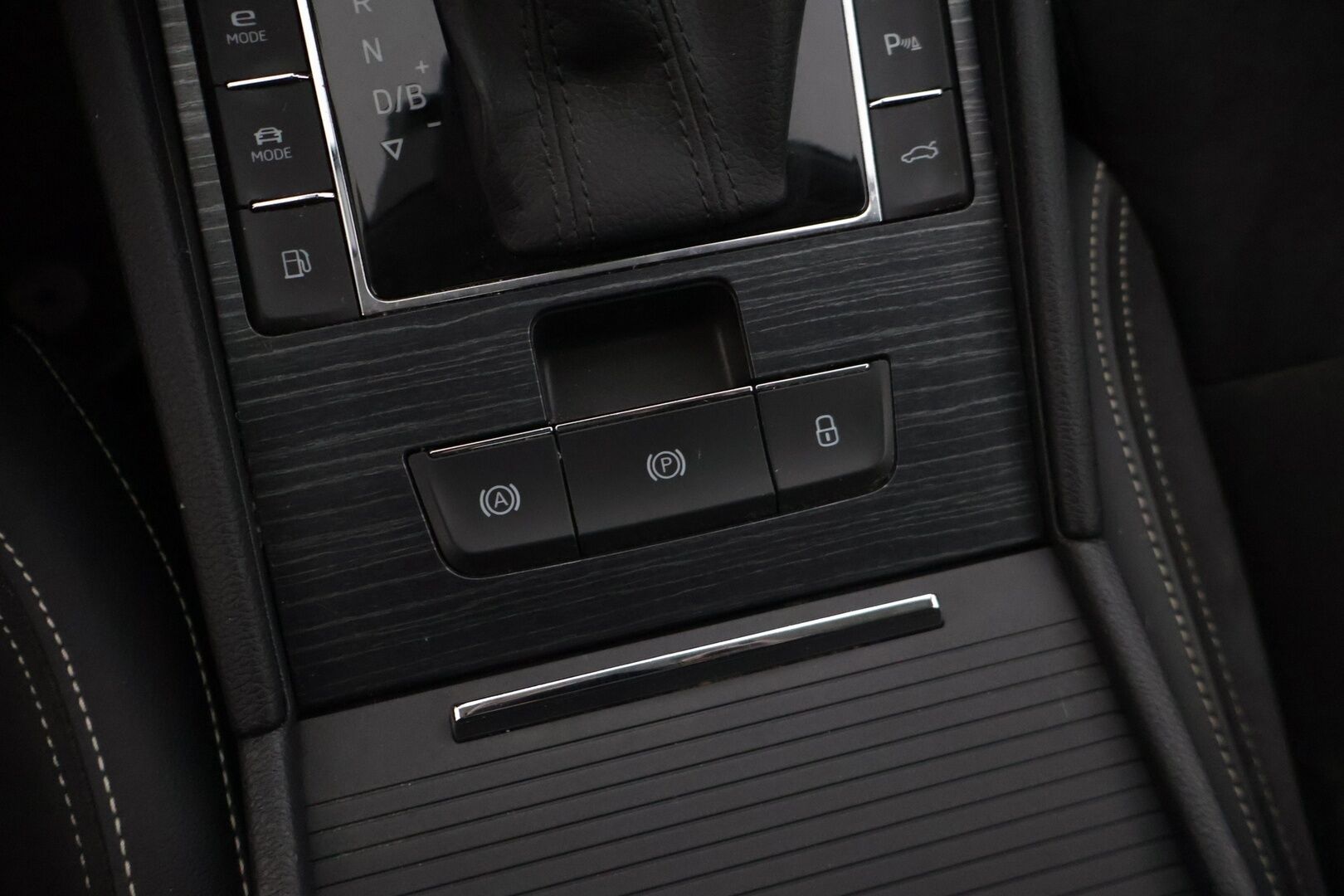 Skoda Superb 2020 1,4 TSI PHEV Style iV DSG Autom. * ACC / Webasto / P-Kamera / Smartlink / Keyless * - Suomi-auto kattavalla huoltohistorialla / Akun kunto tarkistettu SoH 90,8%