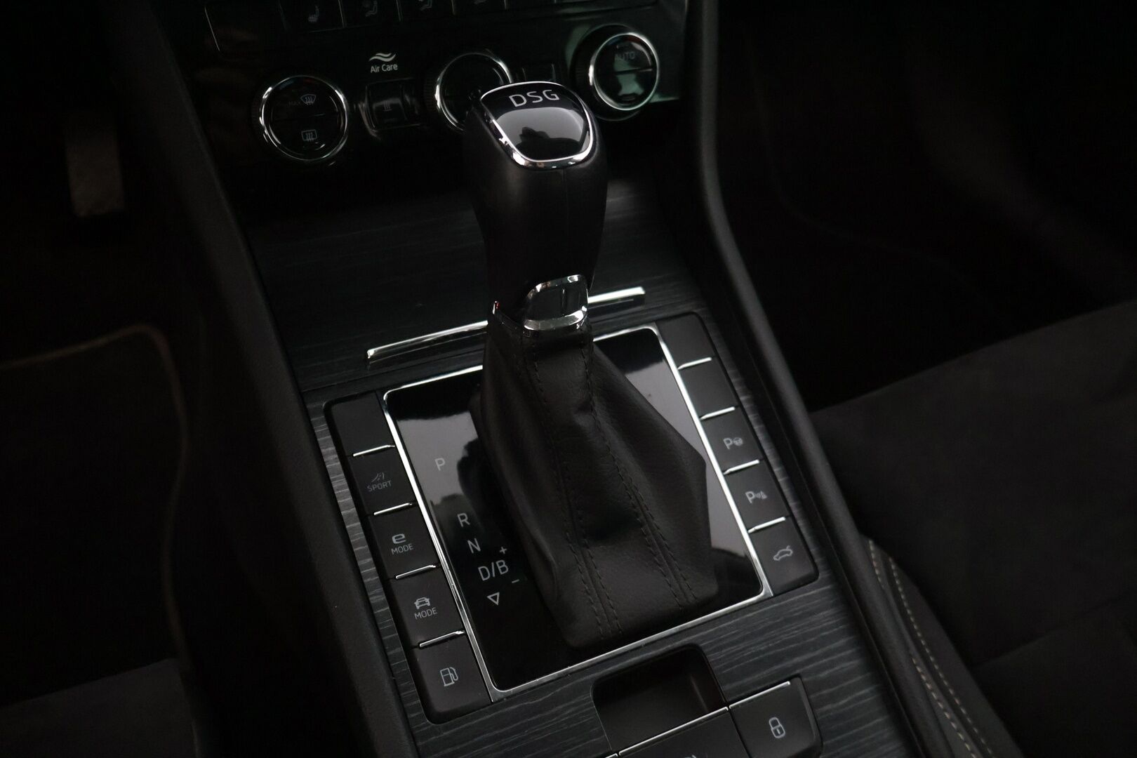 Skoda Superb 2020 1,4 TSI PHEV Style iV DSG Autom. * ACC / Webasto / P-Kamera / Smartlink / Keyless * - Suomi-auto kattavalla huoltohistorialla / Akun kunto tarkistettu SoH 90,8%