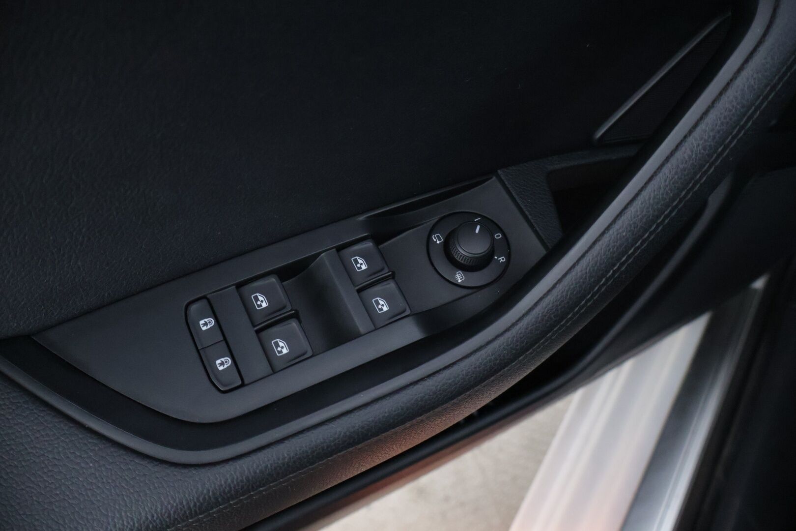 Skoda Superb 2020 1,4 TSI PHEV Style iV DSG Autom. * ACC / Webasto / P-Kamera / Smartlink / Keyless * - Suomi-auto kattavalla huoltohistorialla / Akun kunto tarkistettu SoH 90,8%