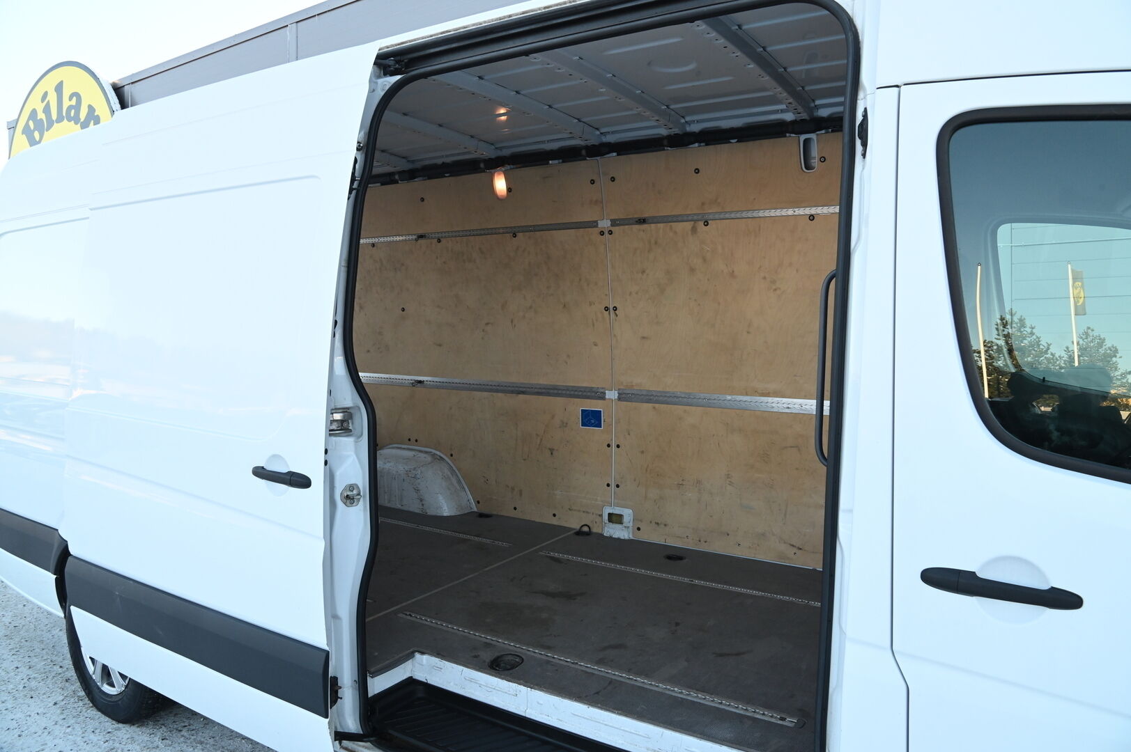 Mercedes-Benz Sprinter 2018 314CDI RWD-3,55/43AL pitkä A3 A*Kevyt KA / Bluetooth / Vetokoukku / vakionopeudensäädin / P-tutka* - 2x Renkaat / Pariovet - HULLUT AVAJAISHULINAT KORKOTARJOUS 3,29 %