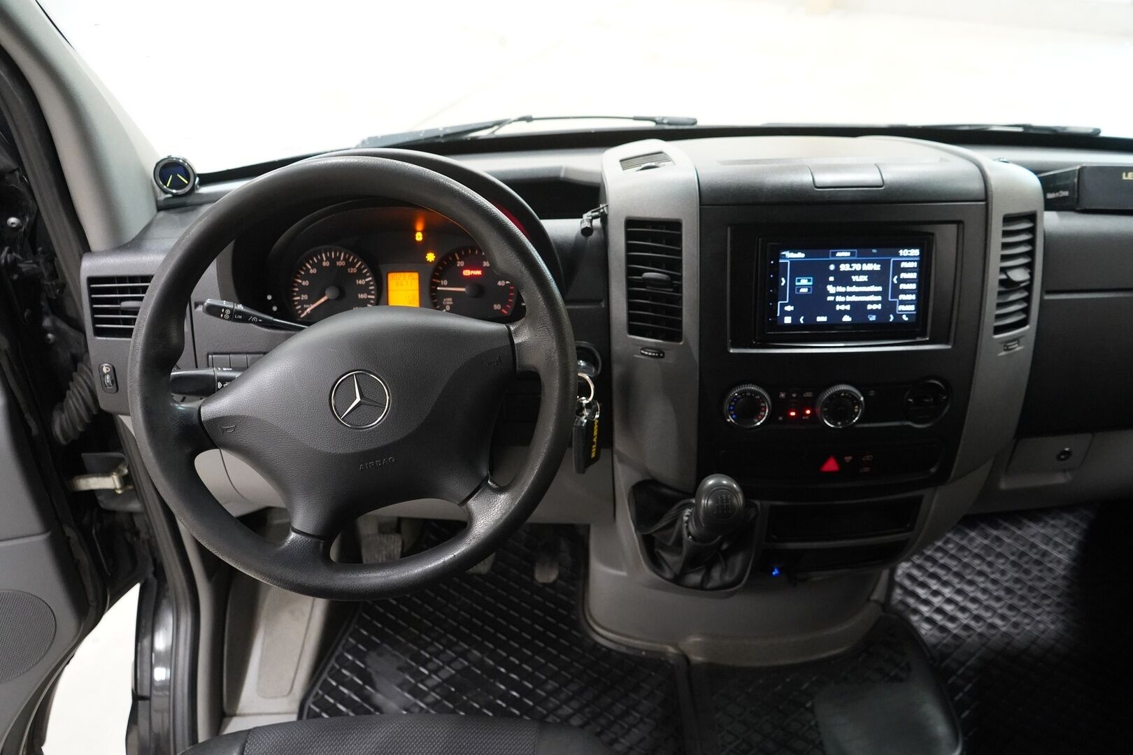 Mercedes-Benz SPRINTER 2016 316CDI -3,55/37K keskipitkä A2 BE - Vakkari | EBER | Jatko-ohjaamo 2+3 | Kamera | Osanahat | Hifit + Subi | Säntilliset huollot