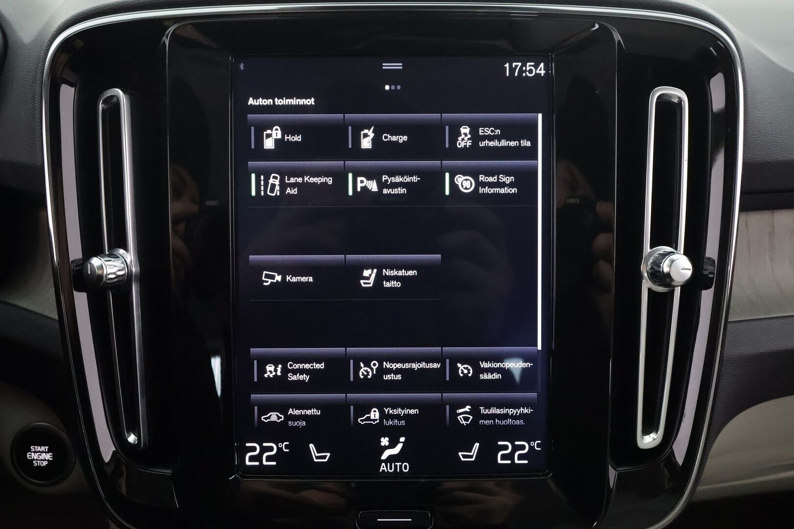 Volvo XC40 2020 T5 Twin Engine Inscription Business aut * Pilot assist / Muistipenkki / Koukku / PA-Lisälämmitin / Sporttinahat / LED * - Merkkihuollettu / Kahdet Renkaat / 2x Lataus