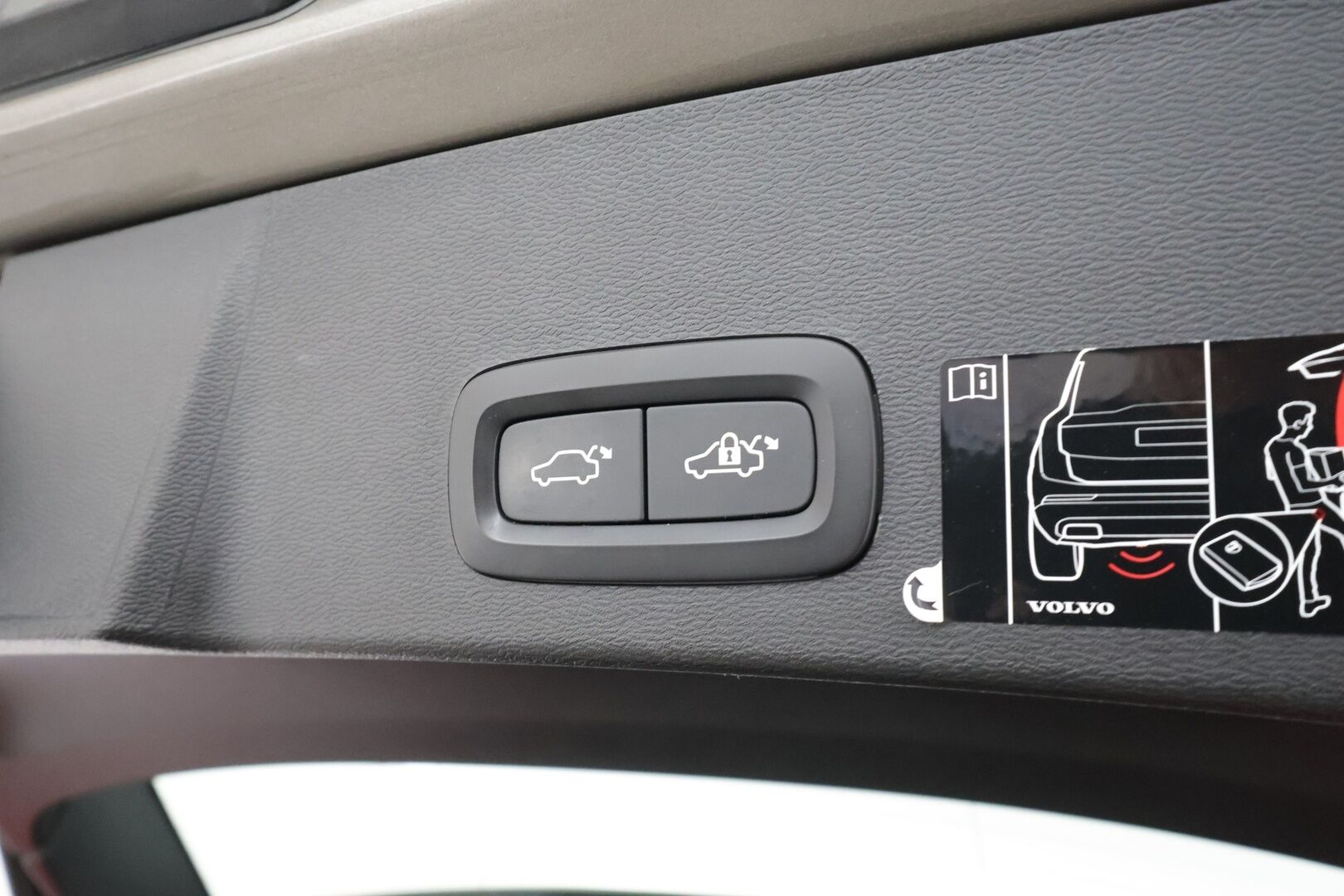 Volvo XC40 2020 T5 Twin Engine Inscription Business aut * Pilot assist / Muistipenkki / Koukku / PA-Lisälämmitin / Sporttinahat / LED * - Merkkihuollettu / Kahdet Renkaat / 2x Lataus