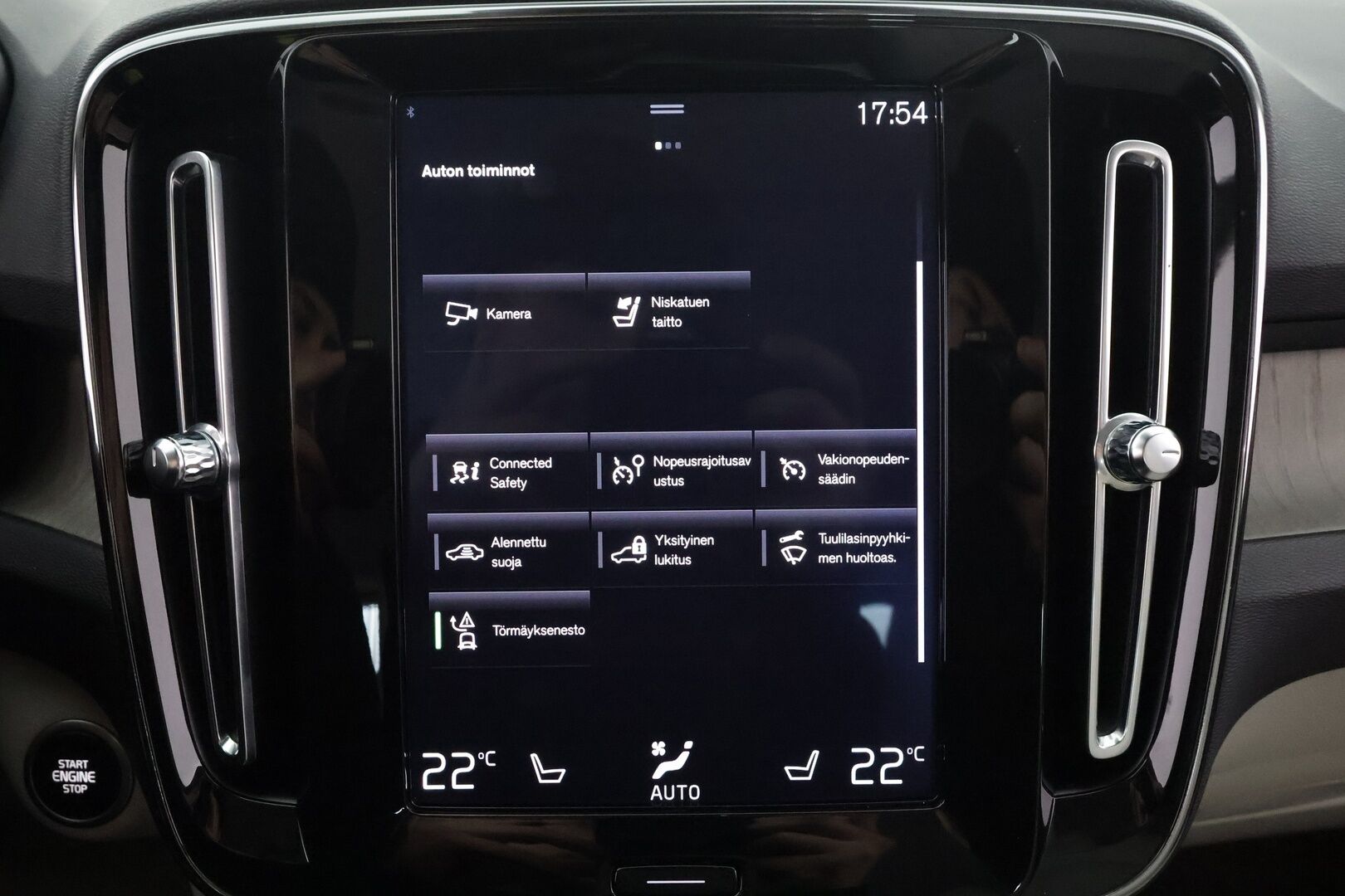 Volvo XC40 2020 T5 Twin Engine Inscription Business aut * Pilot assist / Muistipenkki / Koukku / PA-Lisälämmitin / Sporttinahat / LED * - Merkkihuollettu / Kahdet Renkaat / 2x Lataus