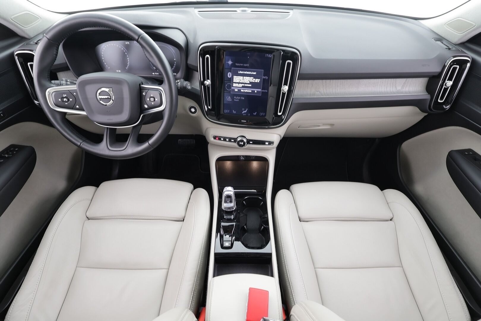 Volvo XC40 2020 T5 Twin Engine Inscription Business aut * Pilot assist / Muistipenkki / Koukku / PA-Lisälämmitin / Sporttinahat / LED * - Merkkihuollettu / Kahdet Renkaat / 2x Lataus