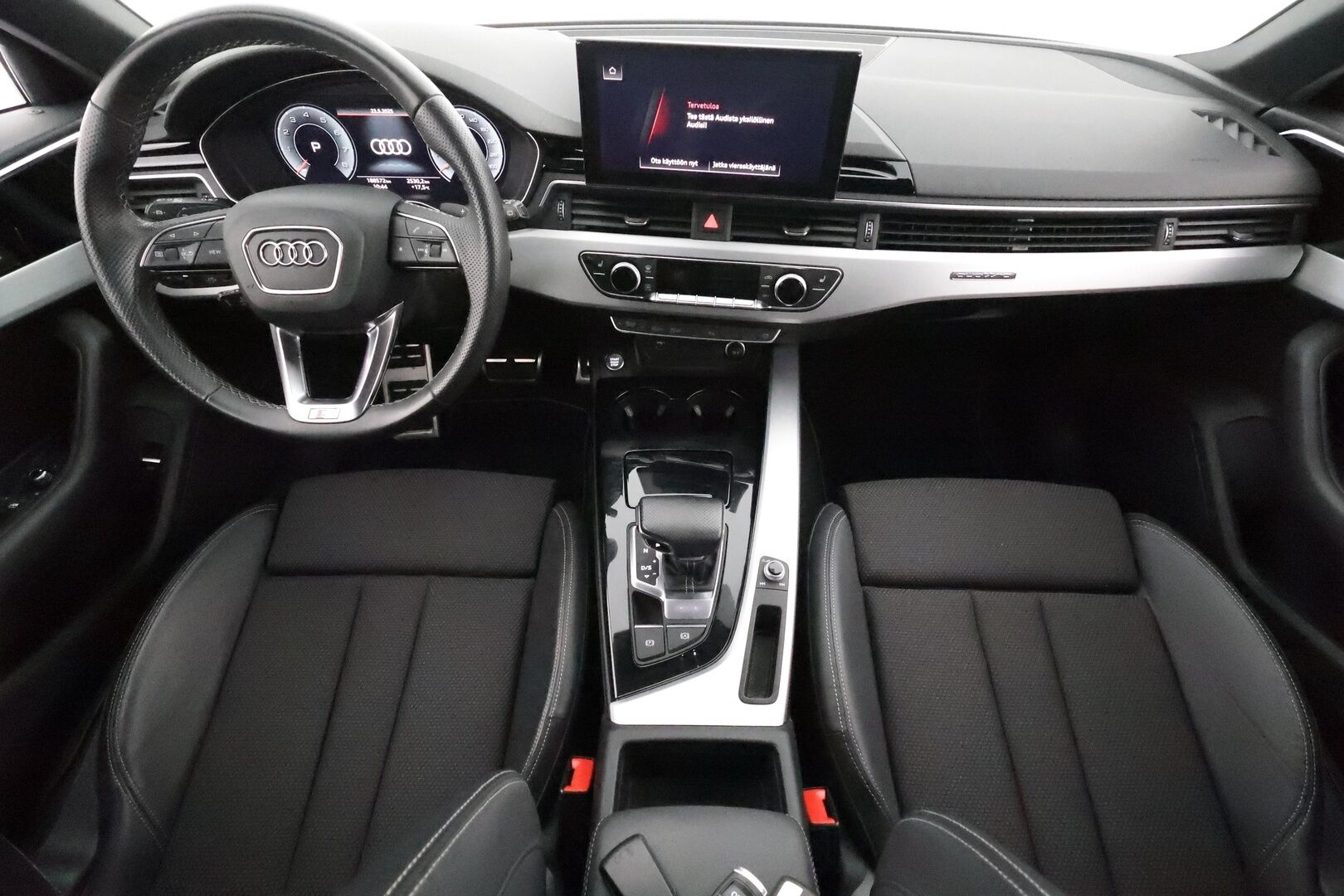 Audi A4 2022 Avant Business Advanced 40 TFSI 150 kW MHEV quattro S tronic ** Pa-lisälämmitin / Koukku / Facelift / P.kamera - 1 omisteinen / Sporttiset puolinahat / Apple&Android 