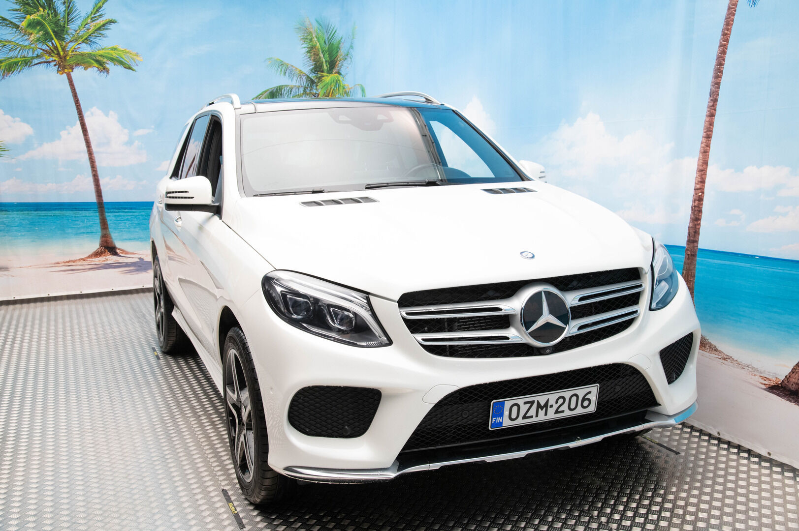 MERCEDES-BENZ GLE 2016 500e 4Matic AMG - YritysOutlet - Myydään vain yrityksille - Super-varusteet / Kahdet renkaat / AMG