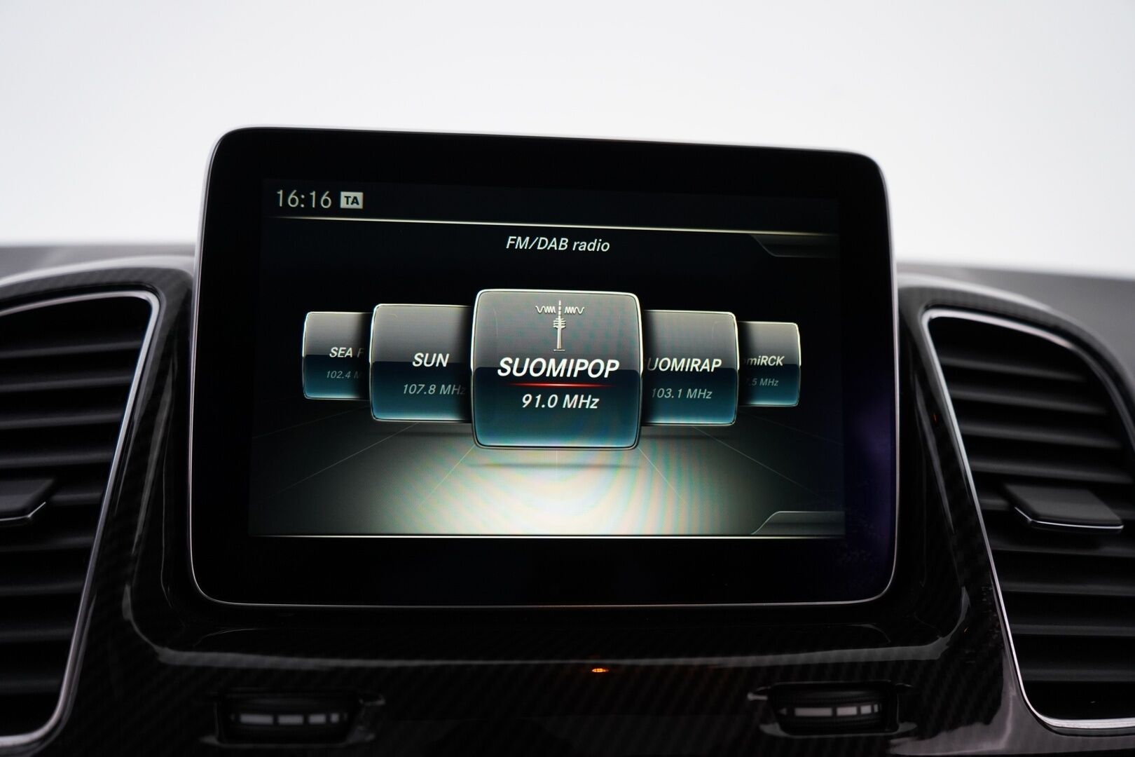 MERCEDES-BENZ GLE 2016 500e 4Matic AMG Huutokaupat.com - ACC / Panorama / Sport-penkit muistilla / Harman&Kardon / Koukku / Nahkasisusta / Navi / Kahdet renkaat / AMG