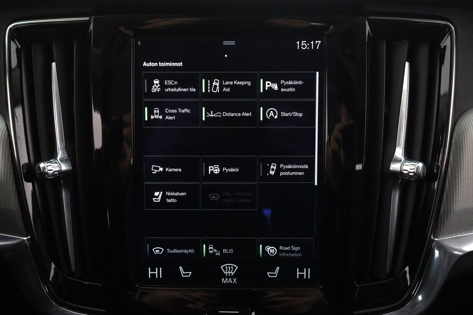 Volvo V90 Cross Country 2018 D4 AWD Pro aut * ACC / HUD / 360° / Muistipenkki / Full LED / Webasto / Koukku / Keyless / Navi / Nahat * - Kahdet renkaat aluvanteilla - HULLUT AVAJAISHULINAT KORKOTARJOUS 3,29 %