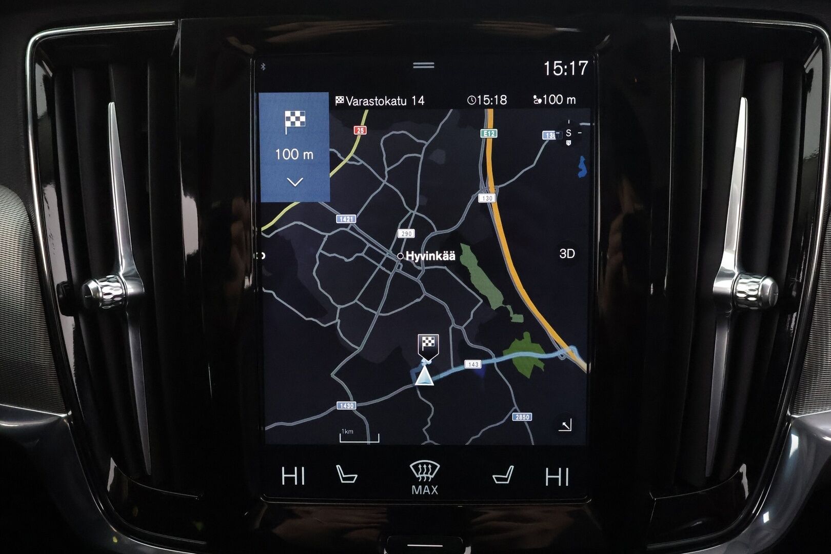 Volvo V90 Cross Country 2017 D4 AWD Pro aut * ACC / HUD / 360° / Muistipenkki / Full LED / Webasto / Koukku / Keyless / Navi / Nahat * - Kahdet renkaat aluvanteilla 