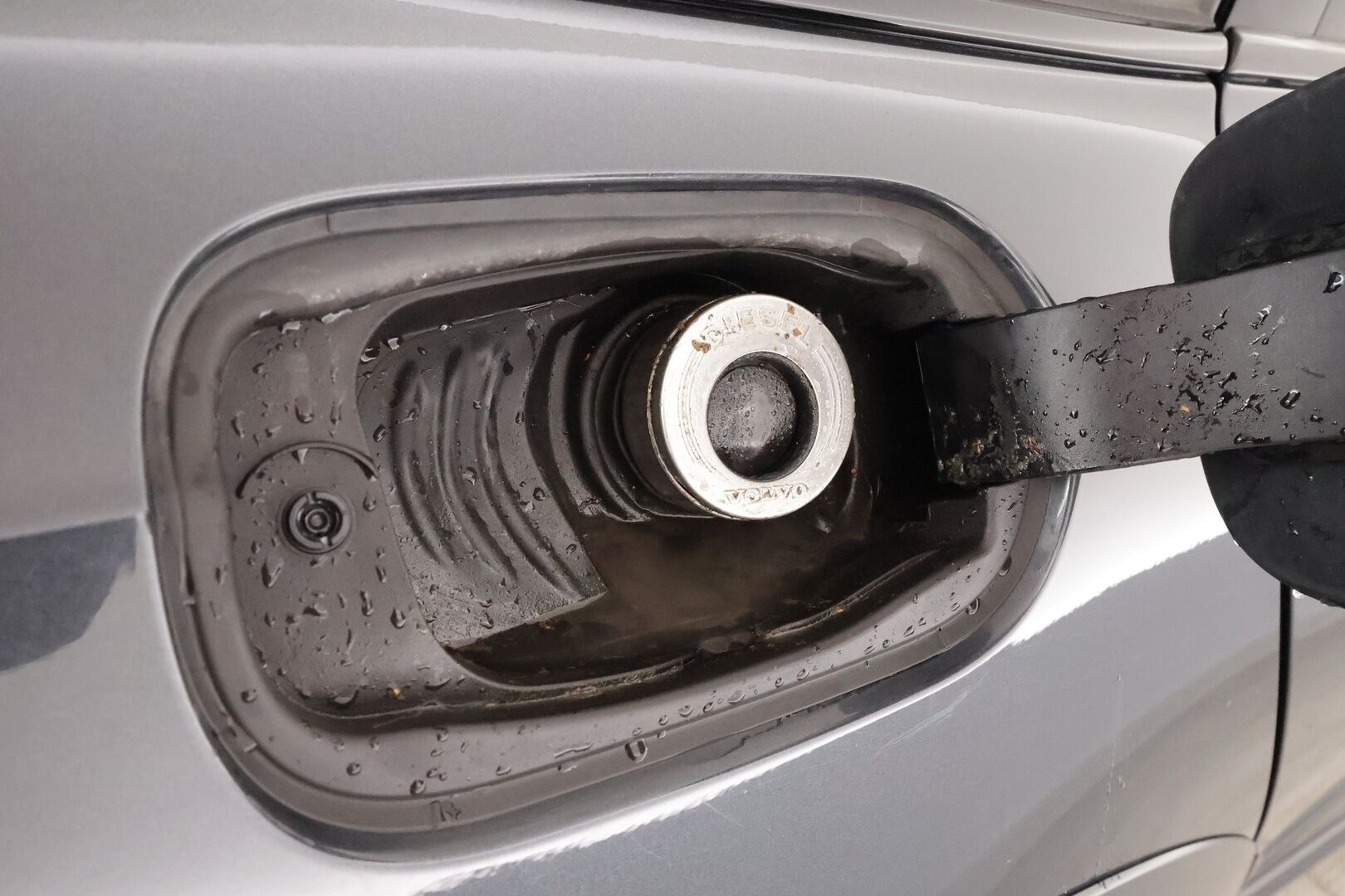 Volvo V90 Cross Country 2017 D4 AWD Pro aut * ACC / HUD / 360° / Muistipenkki / Full LED / Webasto / Koukku / Keyless / Navi / Nahat * - Kahdet renkaat aluvanteilla 