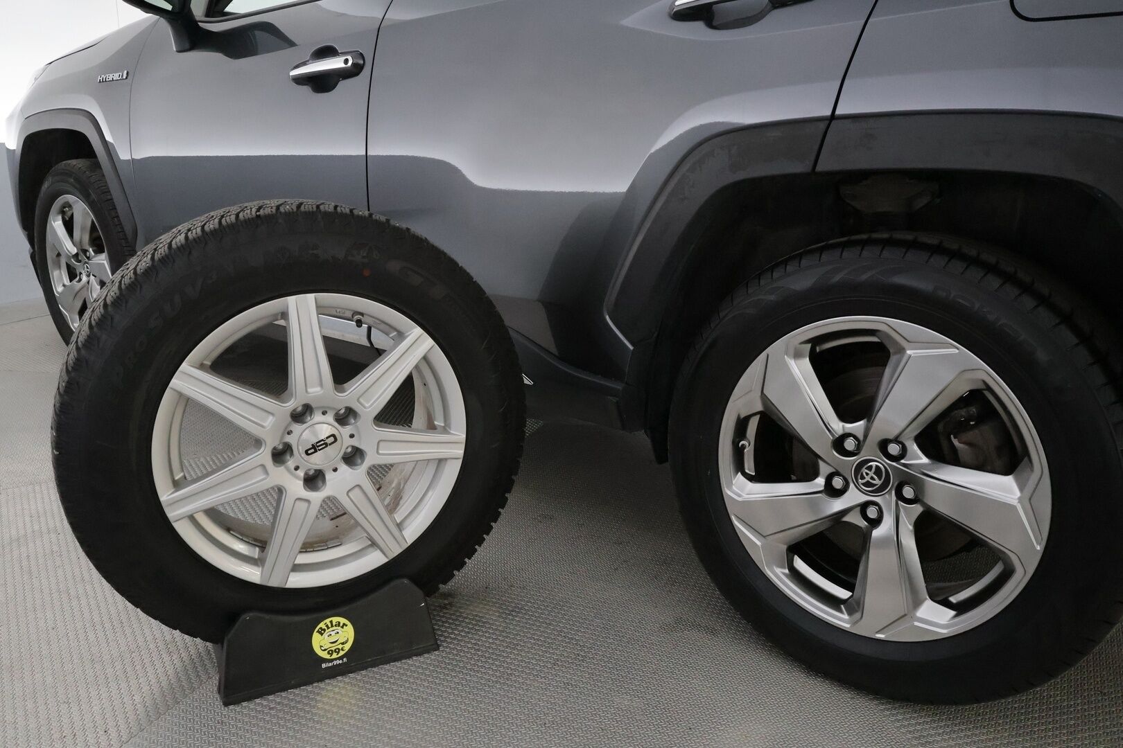 Toyota RAV4 2019 2.5 Hybrid Premium FWD **360° Kamera / Adapt.Vakkari / LED-valot / Ilmastoitu Muistipenkki / Sisätilanlämmitin / Navi** - 3,99 % KORKOTARJOUS TÄHÄN AUTOON - 31.5. ASTI! - Kaistavahti / KeylessGO / 2x Renkaat