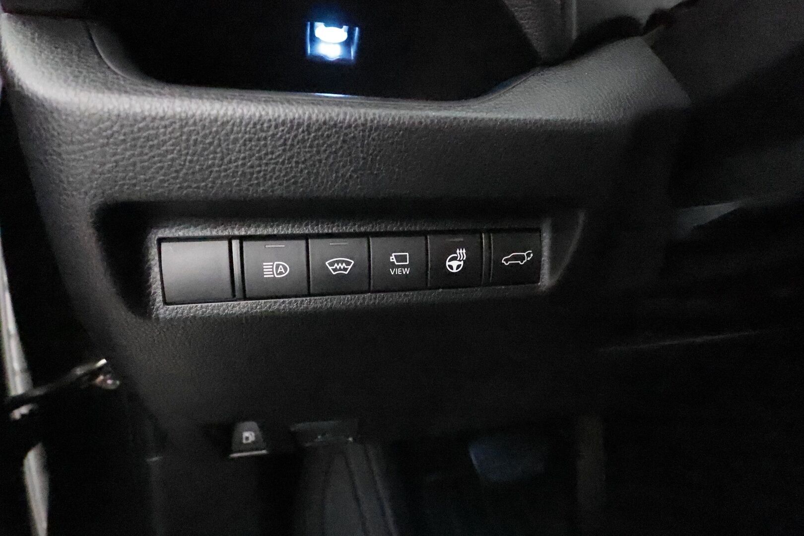 Toyota RAV4 2019 2.5 Hybrid Premium FWD **360° Kamera / Adapt.Vakkari / LED-valot / Ilmastoitu Muistipenkki / Sisätilanlämmitin / Navi** - 3,99 % KORKOTARJOUS TÄHÄN AUTOON - 31.5. ASTI! - Kaistavahti / KeylessGO / 2x Renkaat