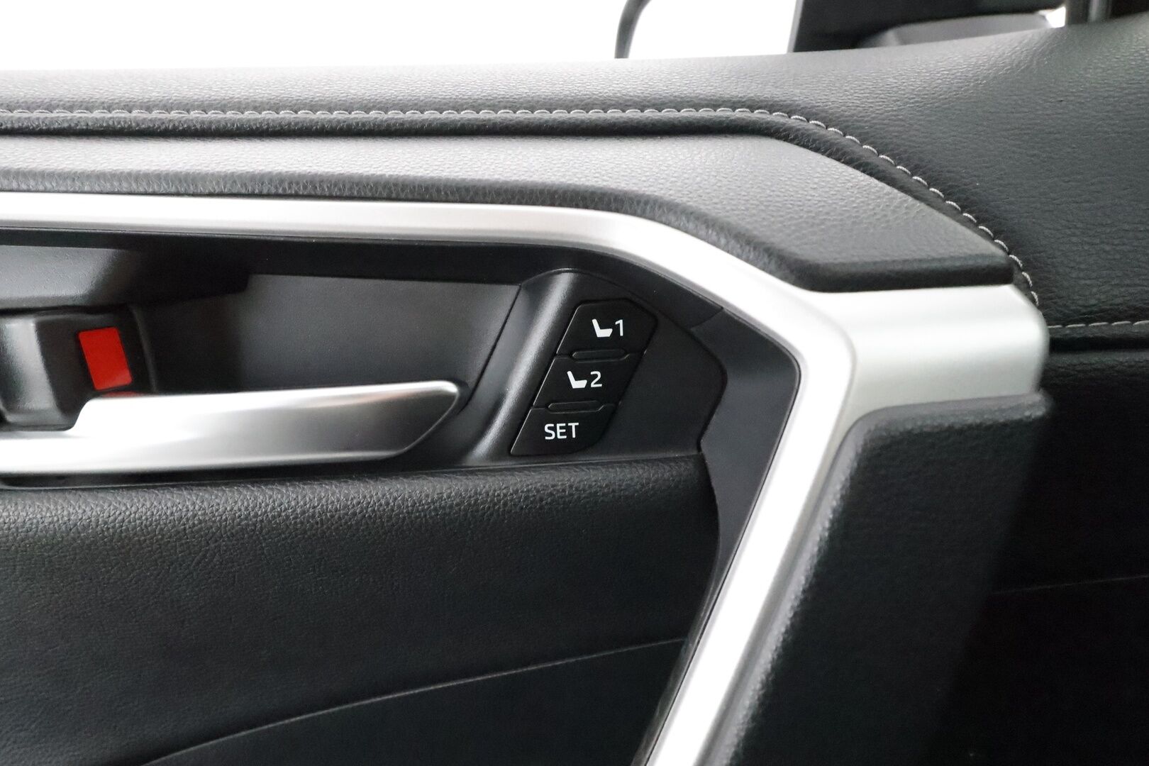 Toyota RAV4 2019 2.5 Hybrid Premium FWD **360° Kamera / Adapt.Vakkari / LED-valot / Ilmastoitu Muistipenkki / Sisätilanlämmitin / Navi** - 3,99 % KORKOTARJOUS TÄHÄN AUTOON - 31.5. ASTI! - Kaistavahti / KeylessGO / 2x Renkaat