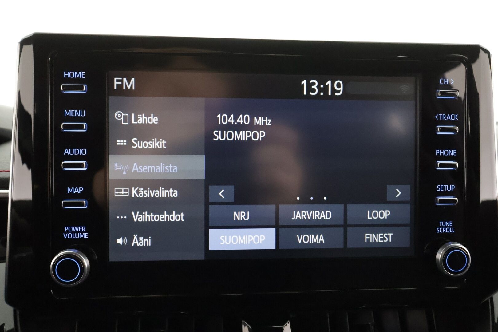 Toyota Corolla 2019 Hatchback 1,8 Hybrid Premium - Kahdet renkaat aluvanteilla / Juuri huollettu ja katsastettu