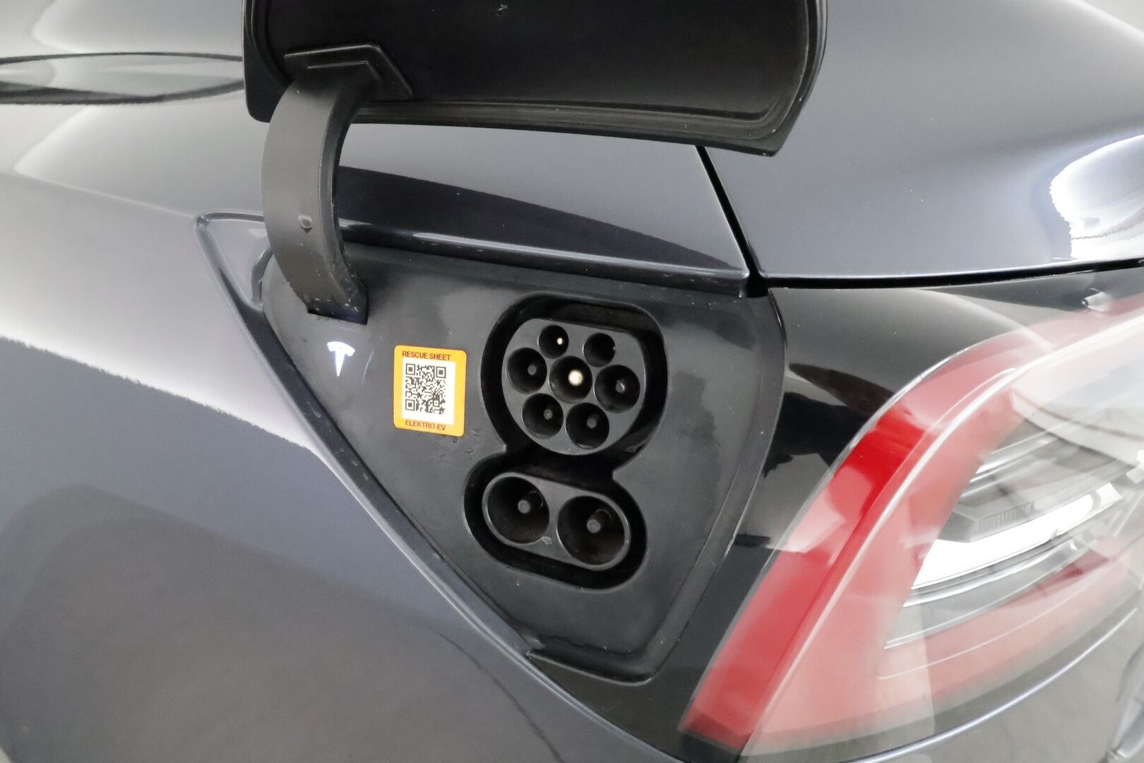 Tesla Model 3 2020 Standard Range Plus **Lasikatto / ACC / LED / P.kamera / Muistipenkki / Navi / Kaistavahti** - Akku kuntotarkastettu