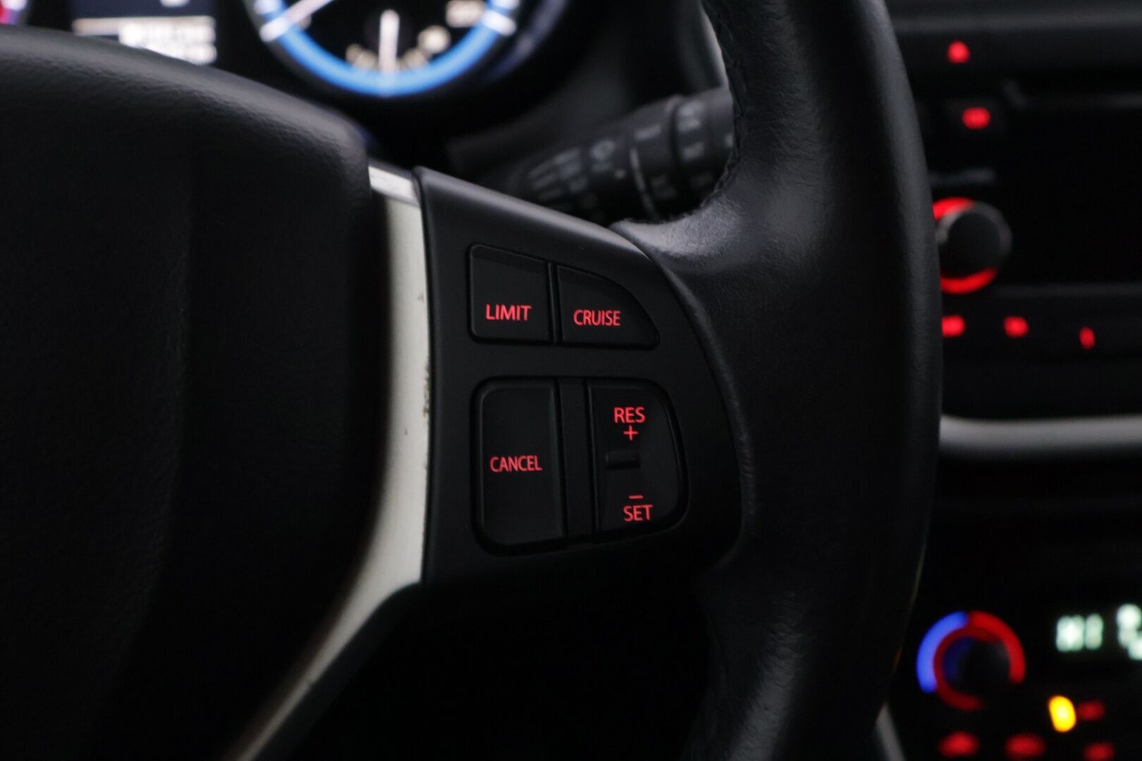 Suzuki SX4 2015 1,6 VVT 4WD GLX CVT *Keyless go / Aluvanteet / Juuri huollettu* - Juuri huollettu / Edullinen neliveto