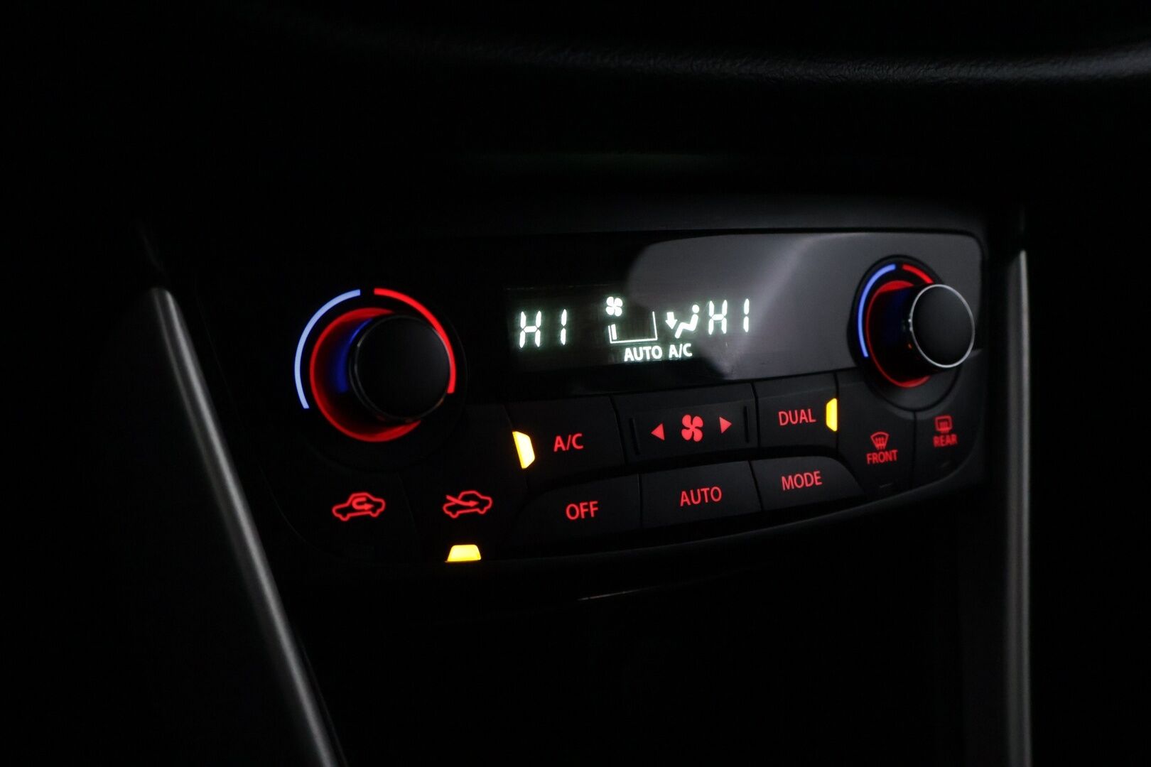 Suzuki SX4 2015 1,6 VVT 4WD GLX CVT *Keyless go / Aluvanteet / Juuri huollettu* - Juuri huollettu / Edullinen neliveto