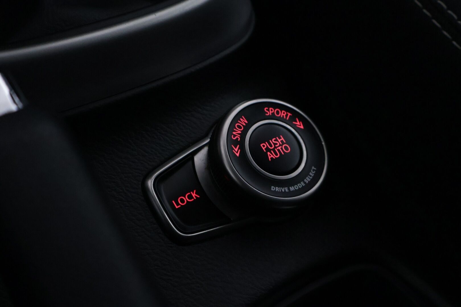 Suzuki SX4 2015 1,6 VVT 4WD GLX CVT *KeyLessGo / Vakkari / Aluvanteet / Juuri huollettu* - Juuri huollettu / Edullinen neliveto