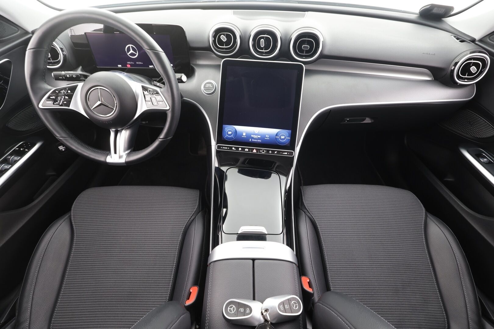 Mercedes-Benz C 2023 300 e T A Business / Suomiauto / 1-Omistaja / Vakkari / Peruutuskamera / Vetokoukku / Lämmitettävä ohjauspyörä / Osanahkaverhoilu