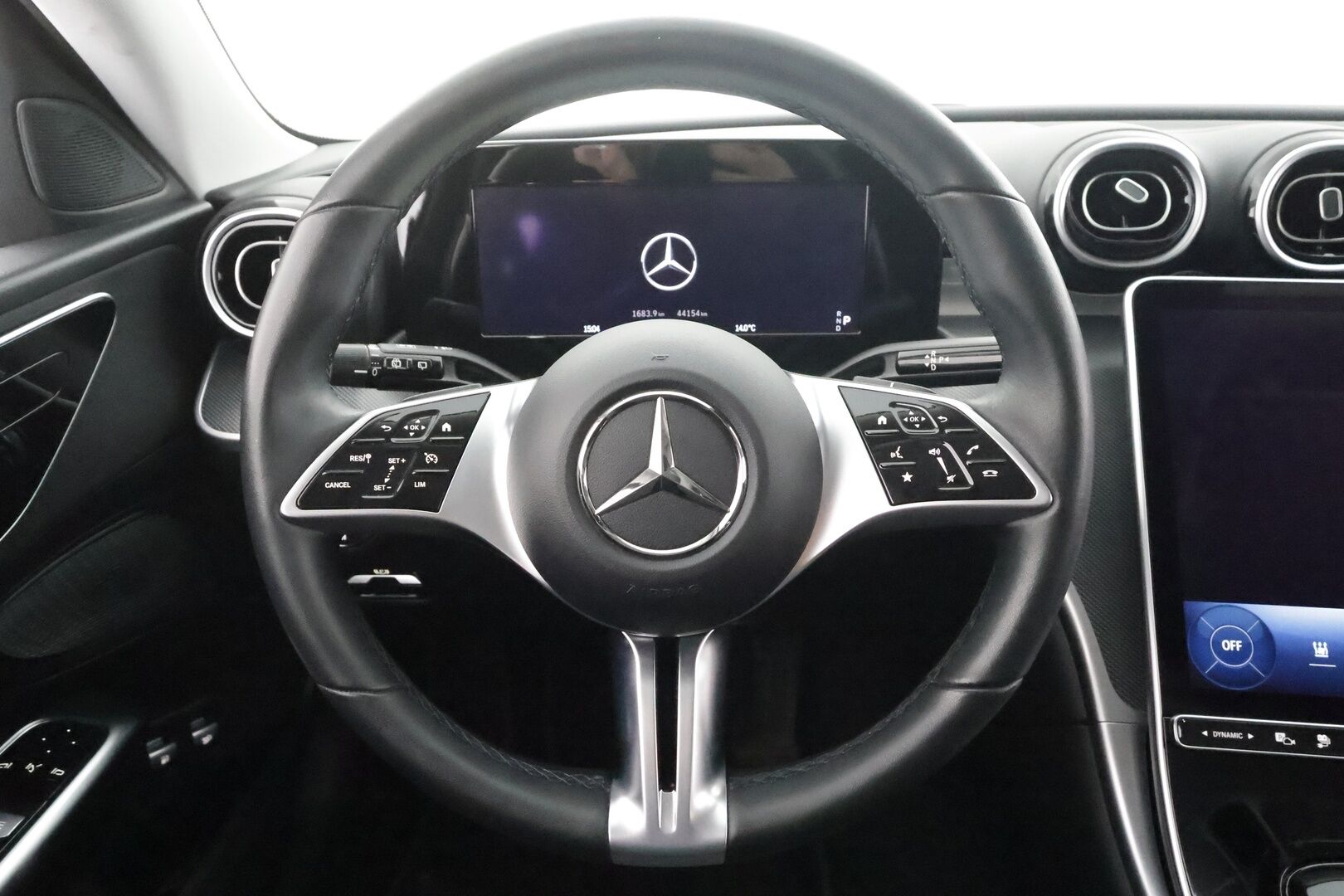 Mercedes-Benz C 2023 300 e T A Business / Suomiauto / 1-Omistaja / Vakkari / Peruutuskamera / Vetokoukku / Lämmitettävä ohjauspyörä / Osanahkaverhoilu