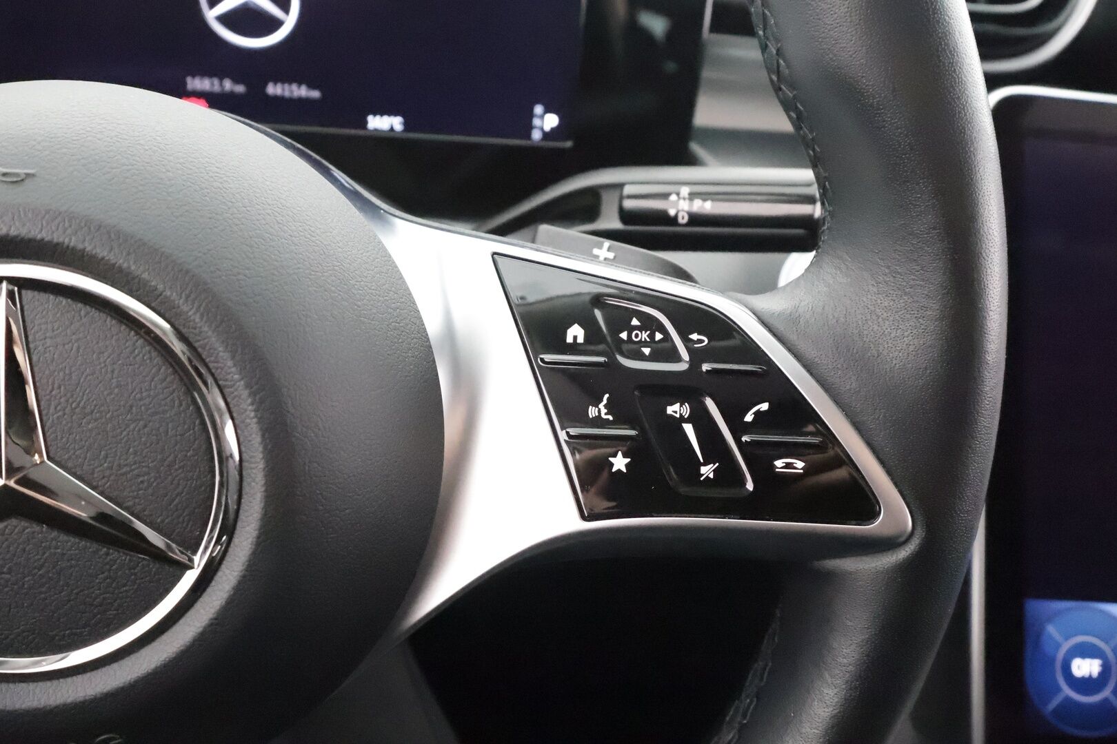 Mercedes-Benz C 2023 300 e T A Business / Suomiauto / 1-Omistaja / Vakkari / Peruutuskamera / Vetokoukku / Lämmitettävä ohjauspyörä / Osanahkaverhoilu