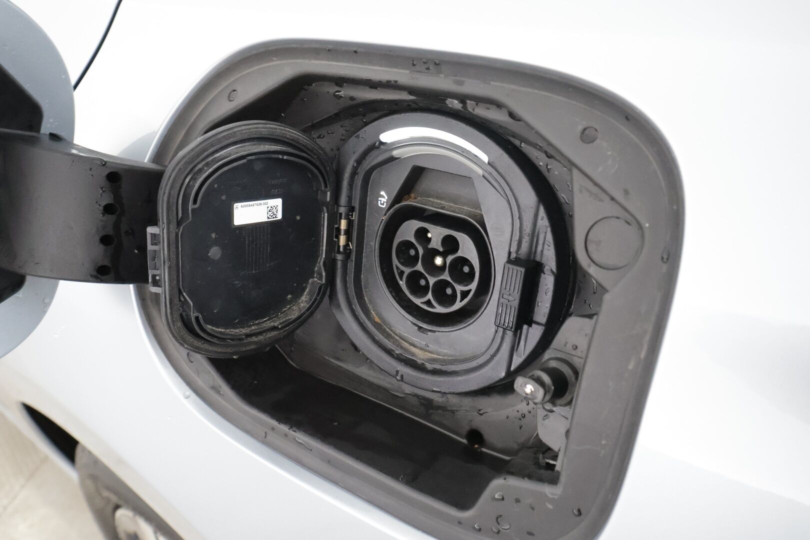 Mercedes-Benz C 2023 300 e T A Business / Suomiauto / 1-Omistaja / Vakkari / Peruutuskamera / Vetokoukku / Lämmitettävä ohjauspyörä / Osanahkaverhoilu