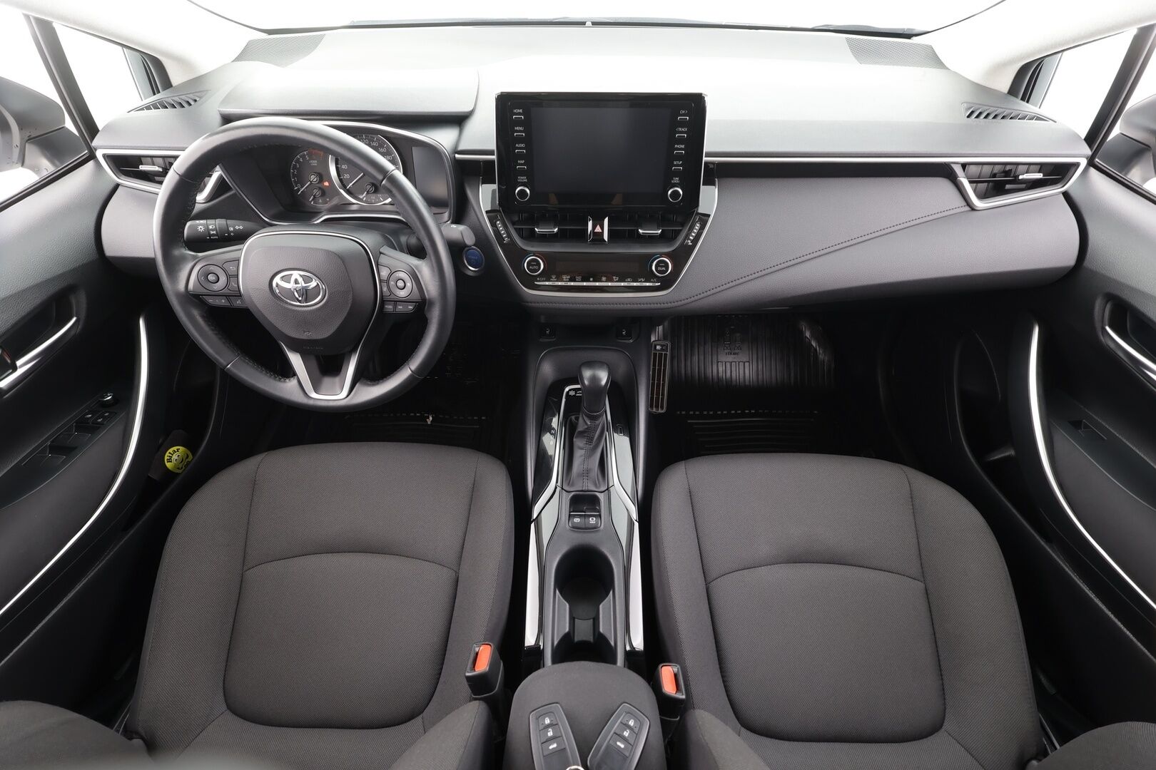 Toyota Corolla 2022 Sedan 1,8 Hybrid Life - | ACC | LTA | P.kamera | Merkkihuollot | Lohko + sisälämmitin | Apple & Android | Bluetooth | Aut. pitkät | PCS | RSA | 2x renkaat | Suomiauto | 