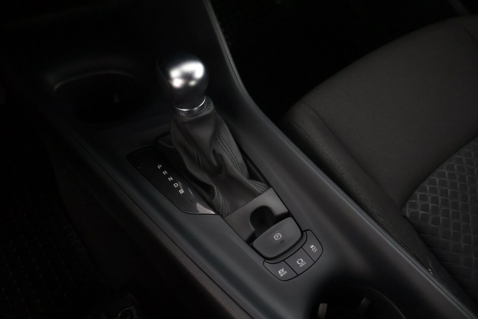 Toyota C-HR 2023 1,8 Hybrid Active Edition * Juuri tullut! * - * Juuri tullut, siisti 1om. merkkihuollettu Suomi-Auto *